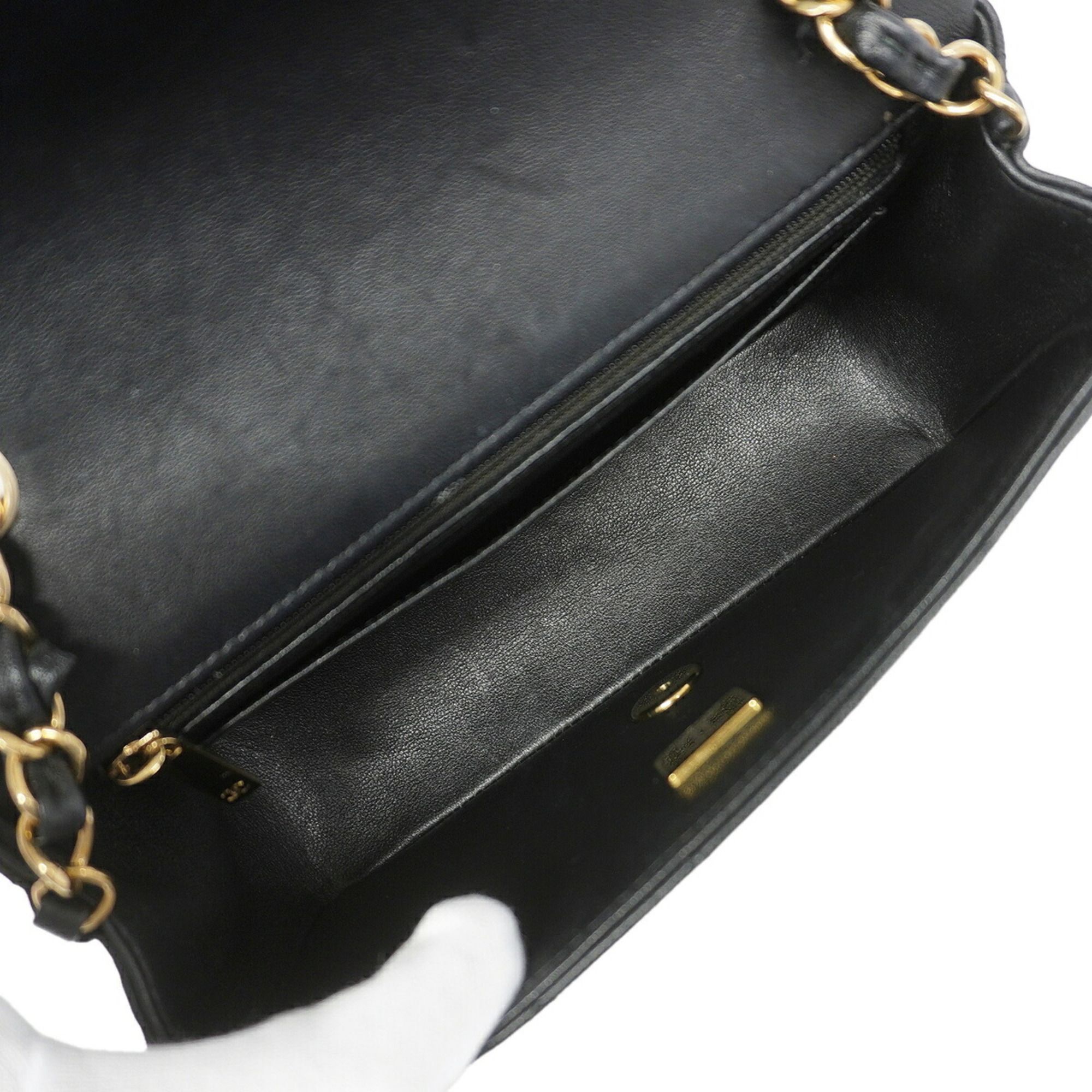 Leather Shoulder Bag (Pre-Owned) - Chanel - Modalova