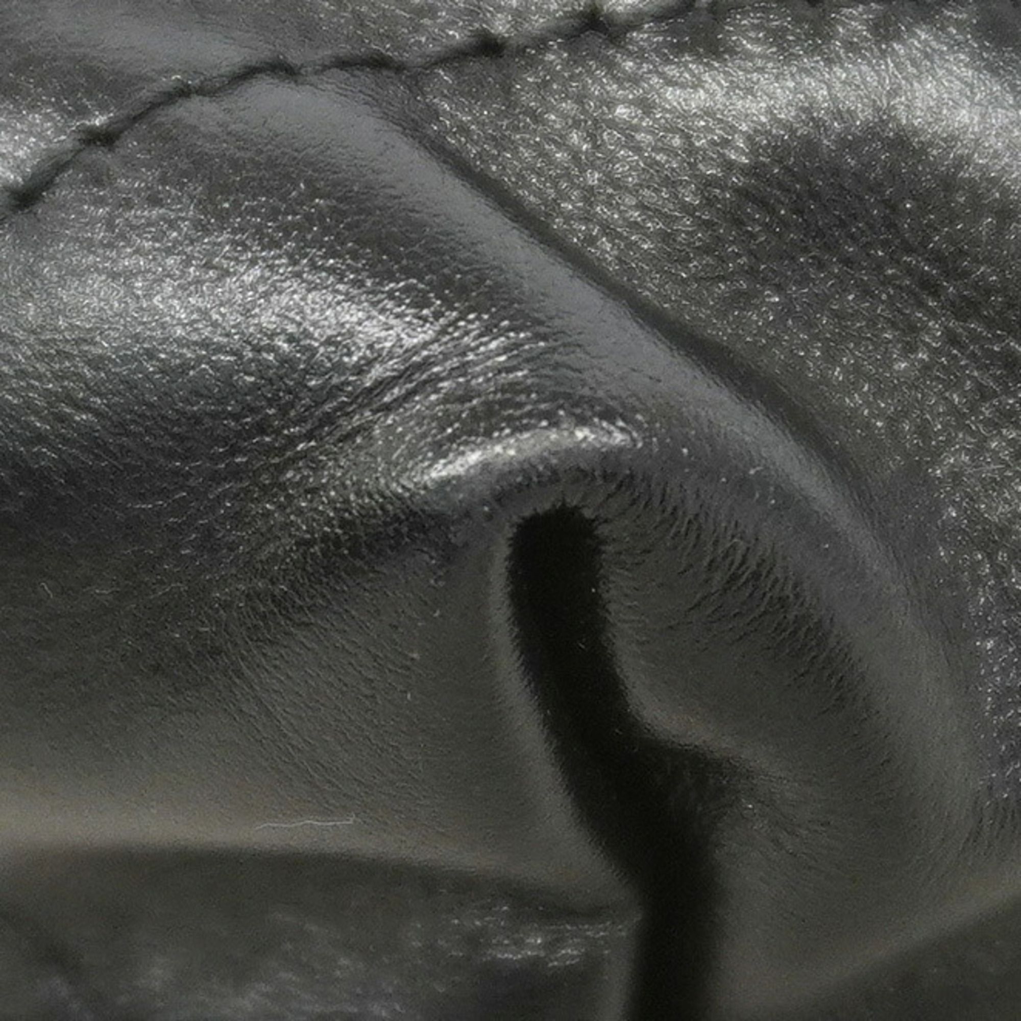 Leather Shoulder Bag (Pre-Owned) - Chanel - Modalova