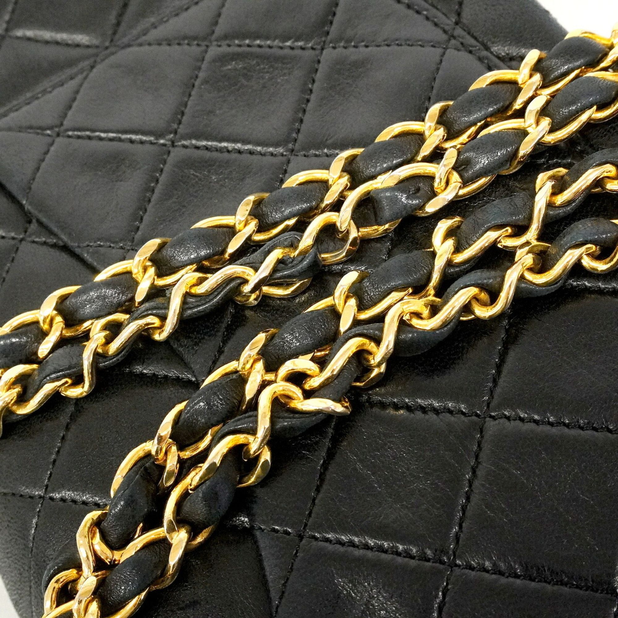 Leather Shoulder Bag (Pre-Owned) - Chanel - Modalova