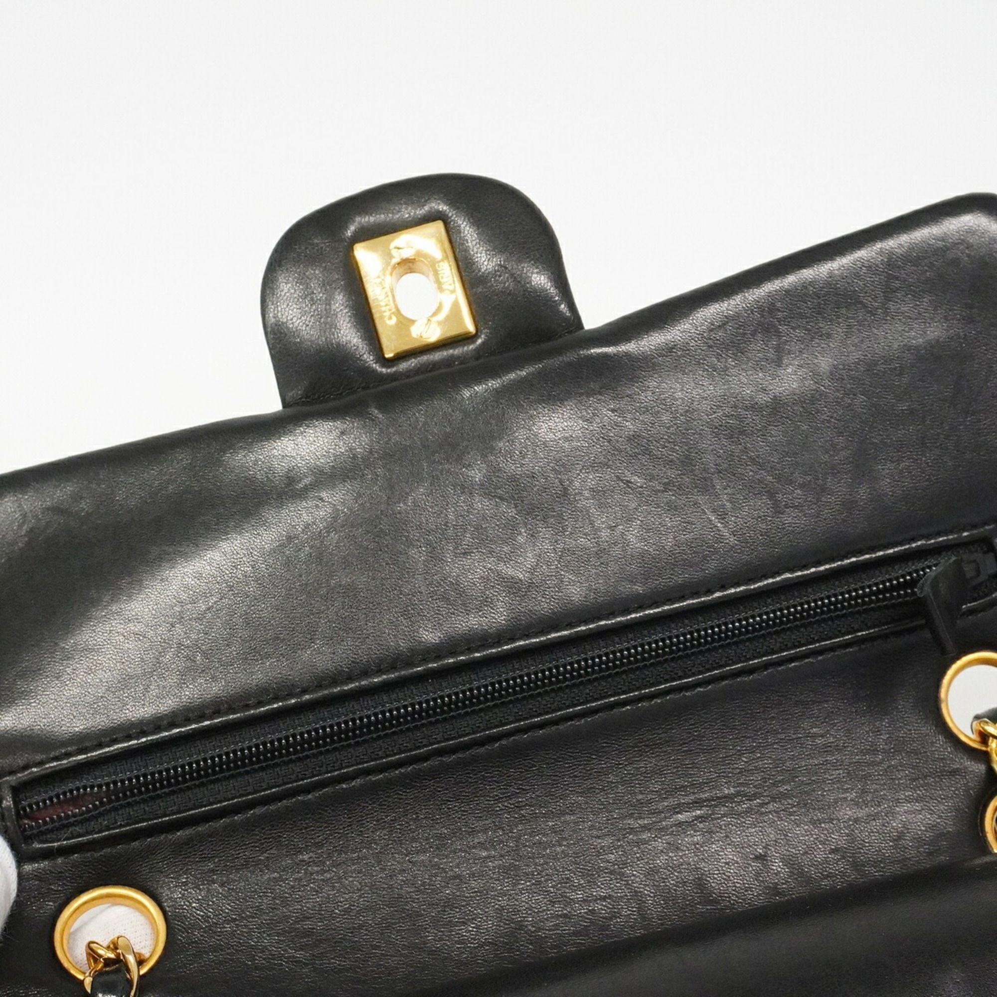Leather Shoulder Bag (Pre-Owned) - Chanel - Modalova