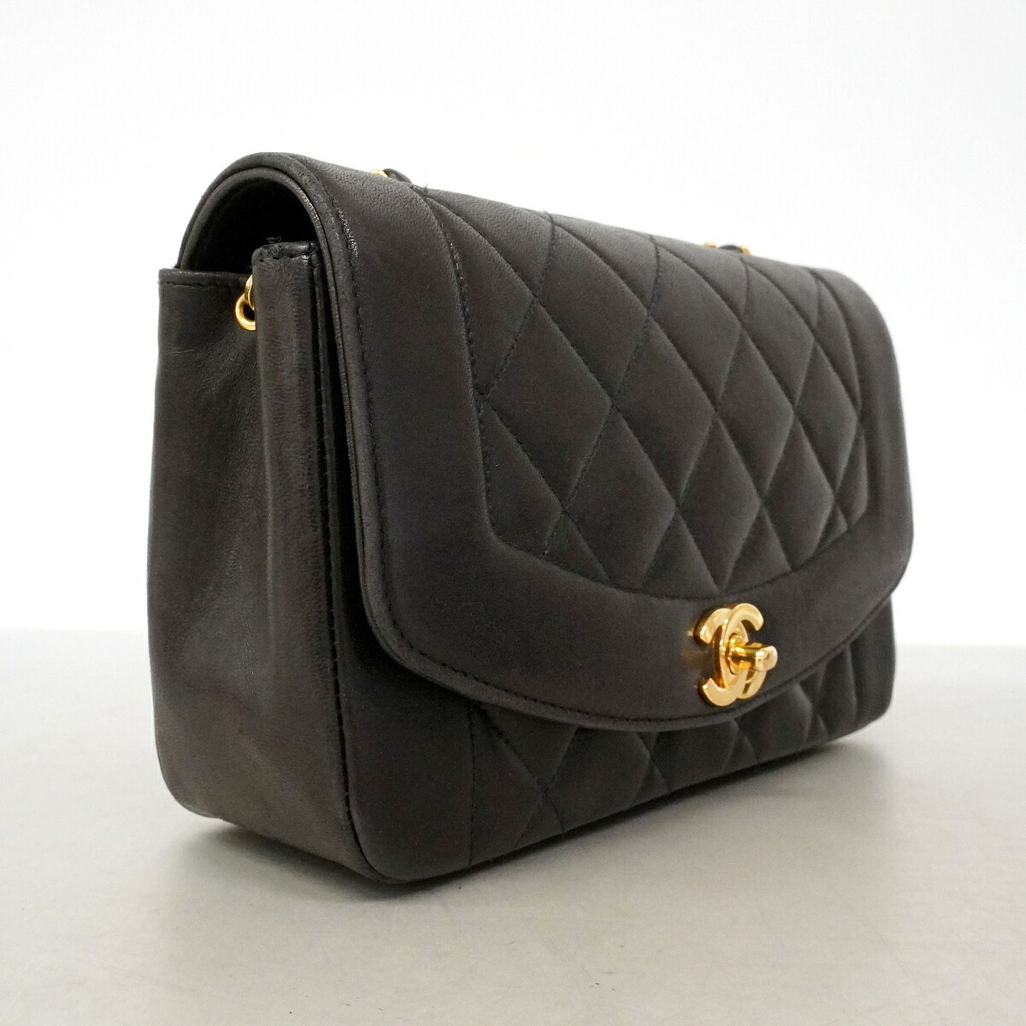 Leather Shoulder Bag (Pre-Owned) - Chanel - Modalova