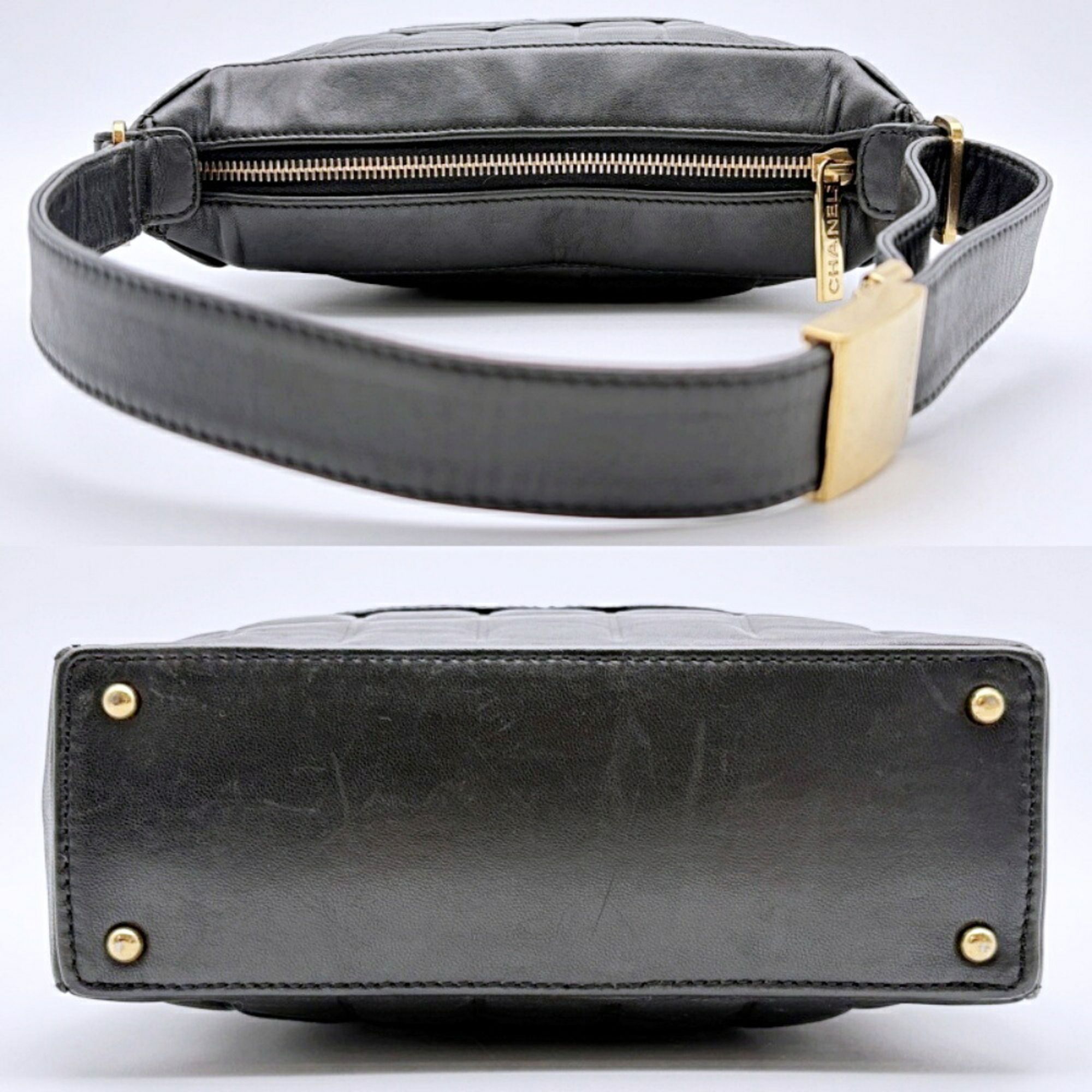 Leather Shoulder Bag (Pre-Owned) - Chanel - Modalova