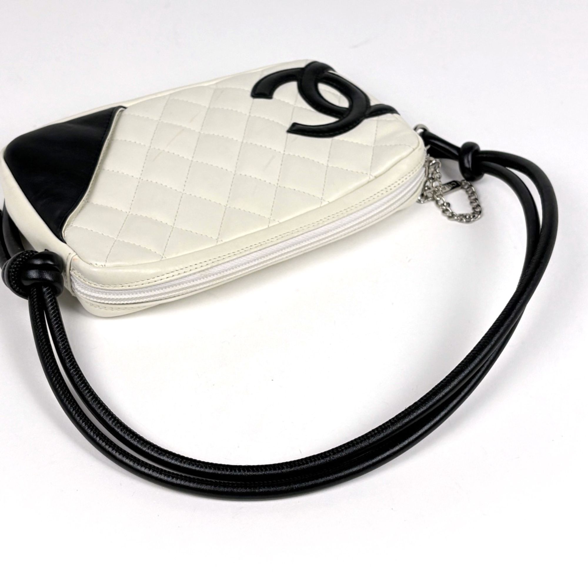 Leather Shoulder Bag (Pre-Owned) - Chanel - Modalova