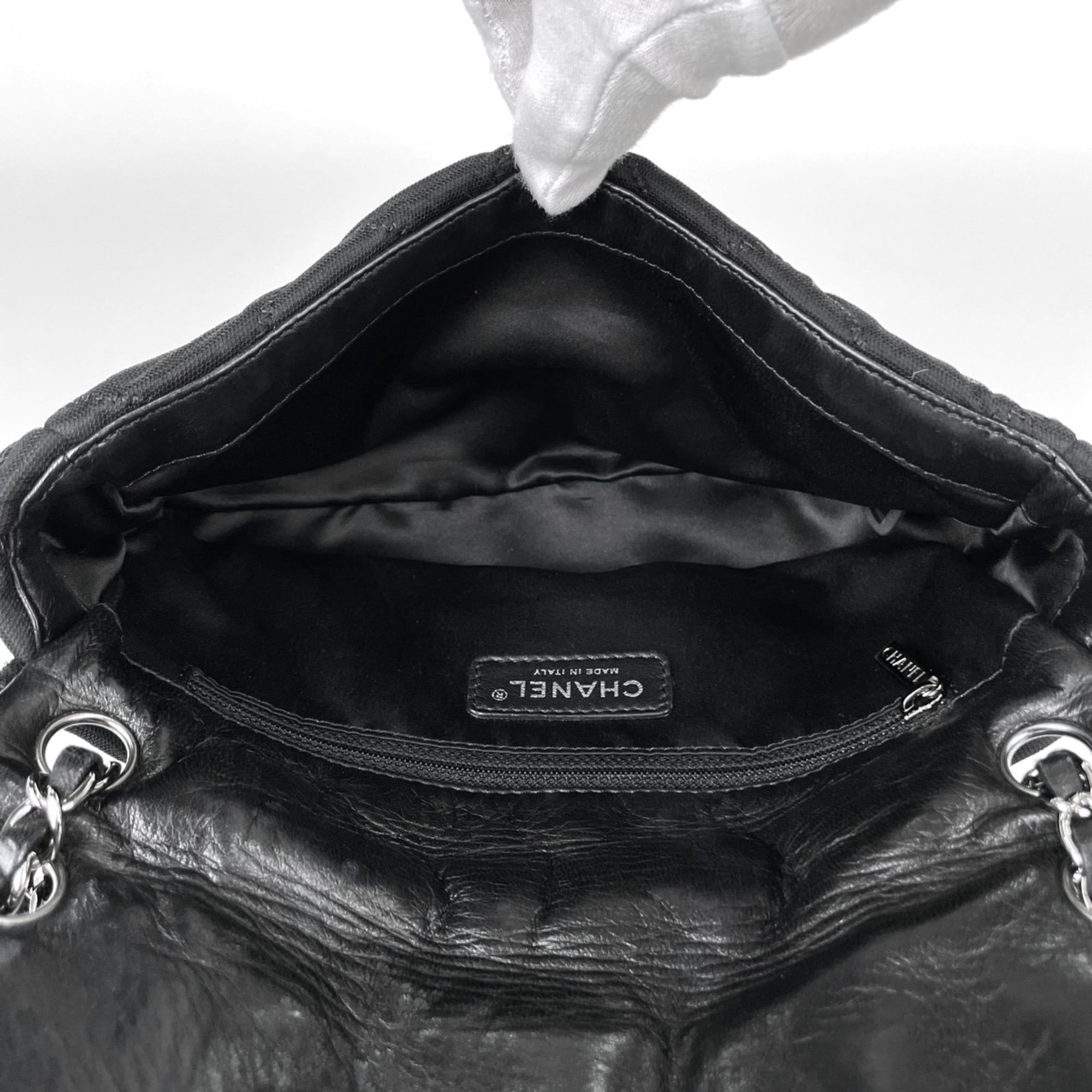 Canvas Leather Shoulder Bag (Pre-Owned) - Chanel - Modalova