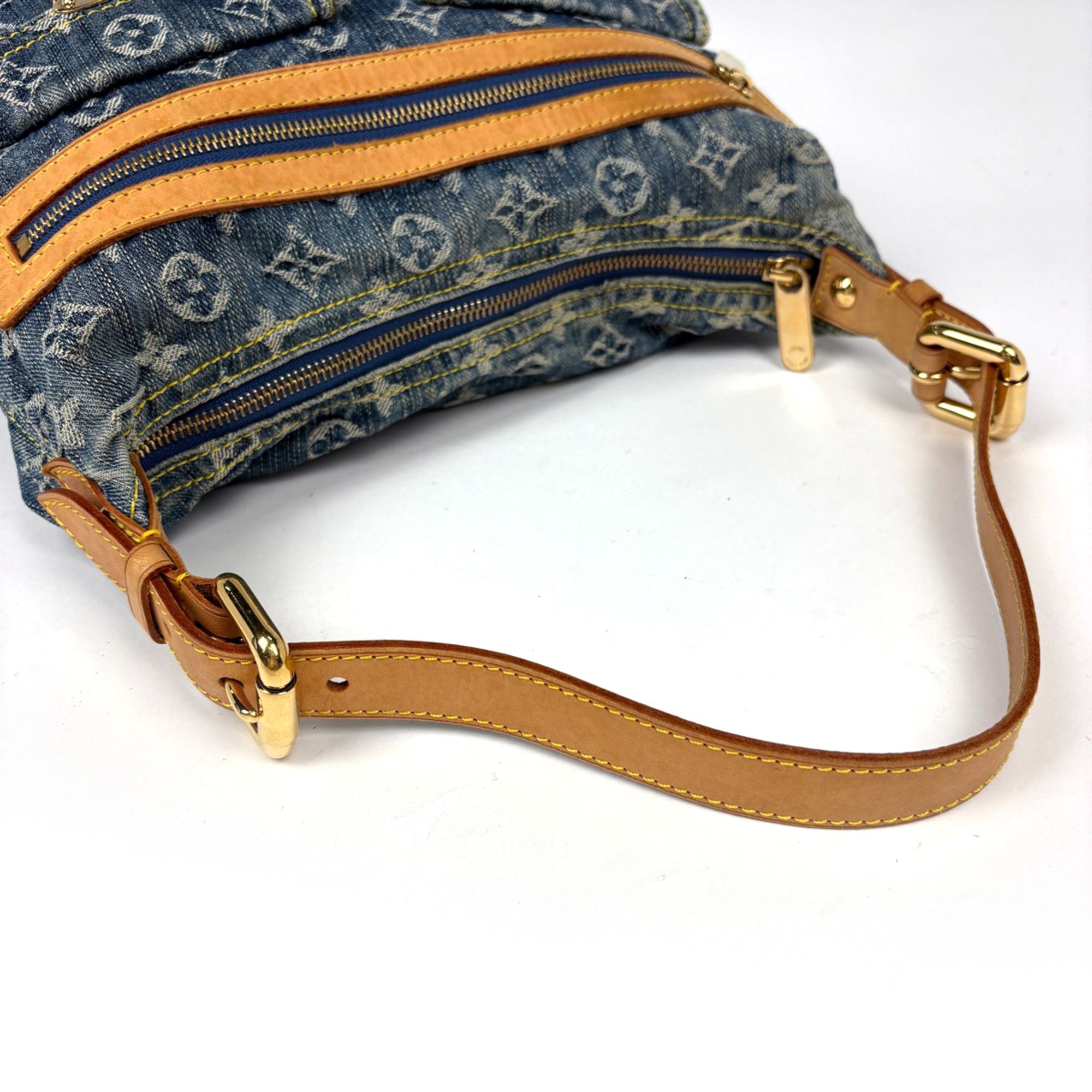 Monogram Denim Shoulder Bag (Pre-Owned) - Louis Vuitton - Modalova