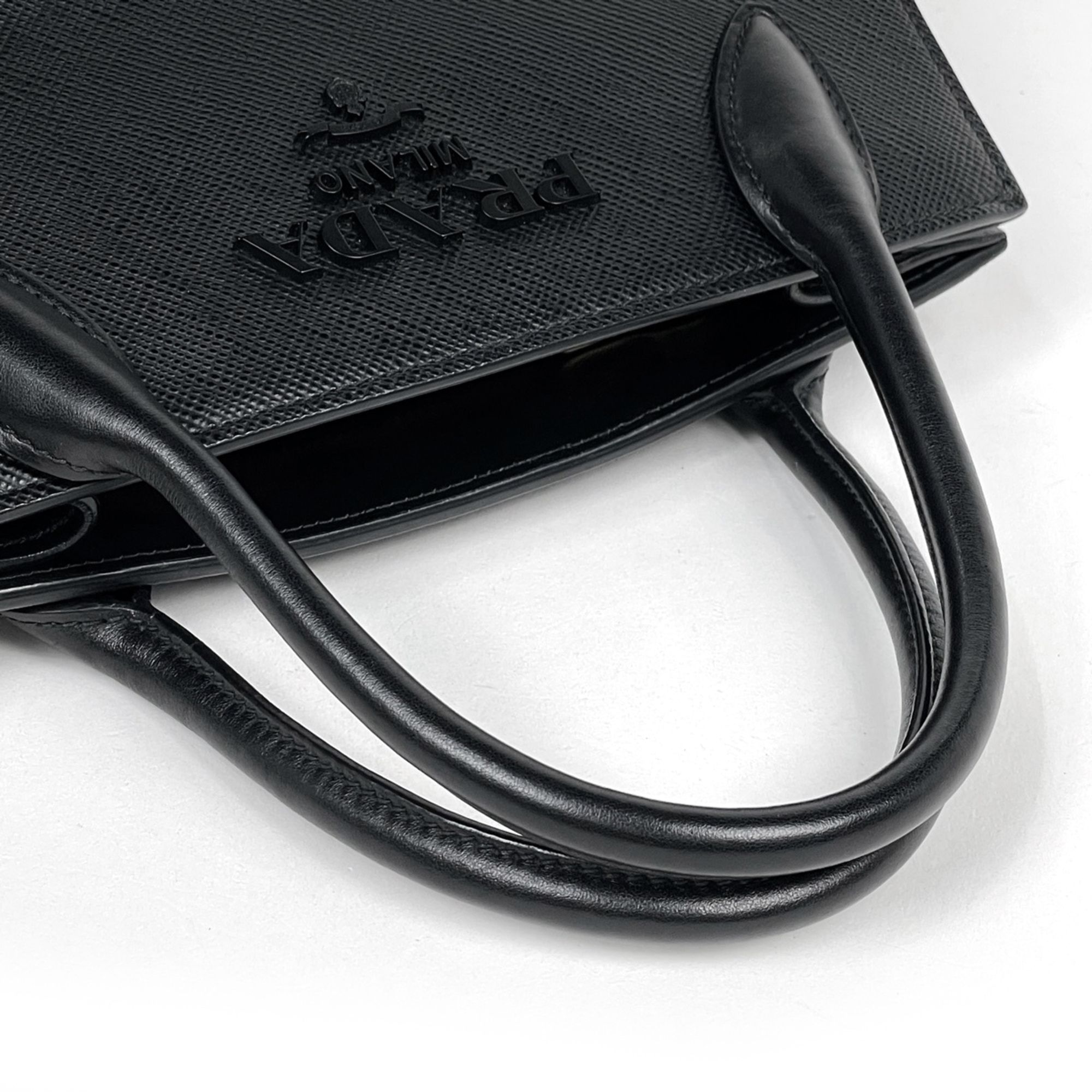 Saffiano Triangle Leather Handbag (Pre-Owned) - Prada - Modalova