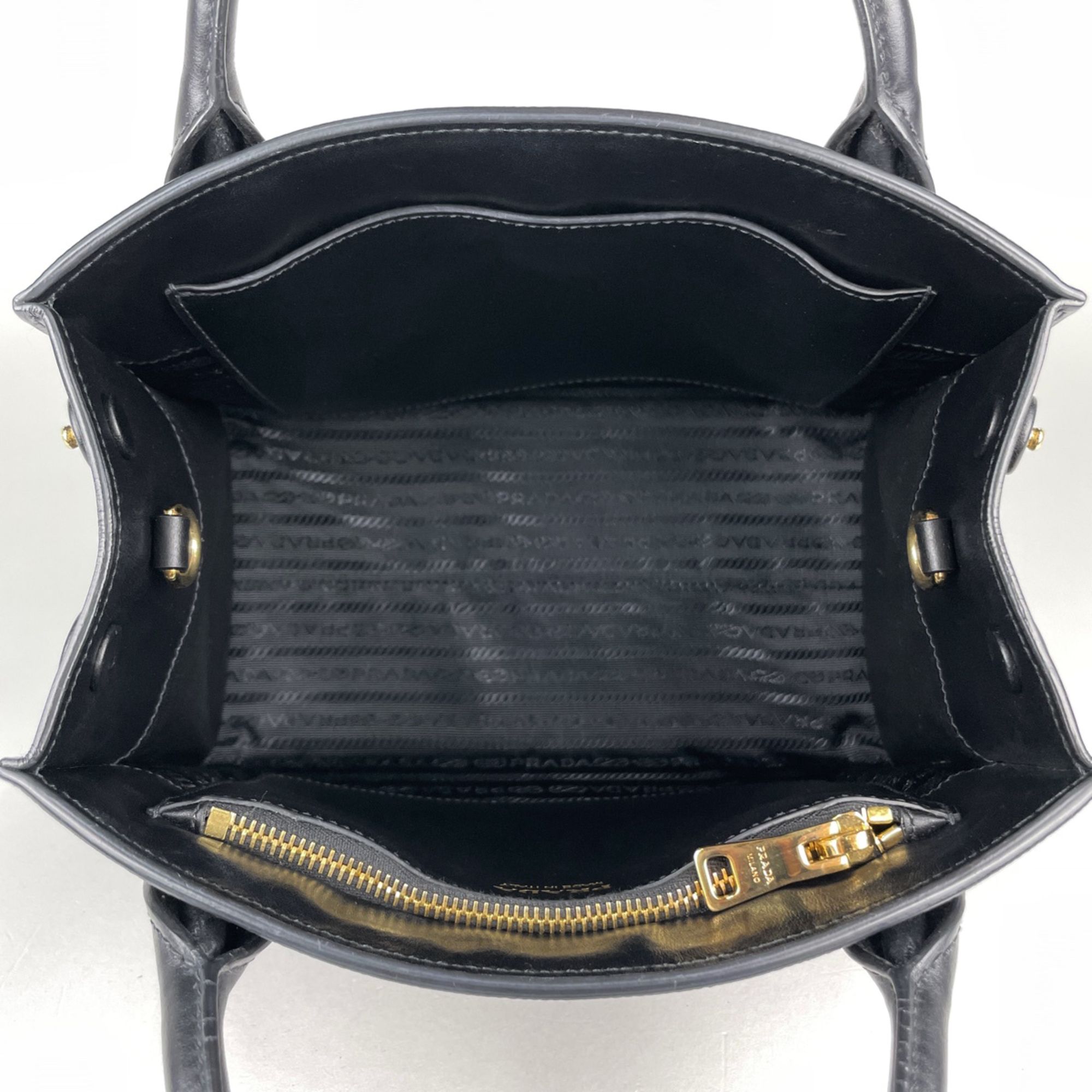 Saffiano Triangle Leather Handbag (Pre-Owned) - Prada - Modalova