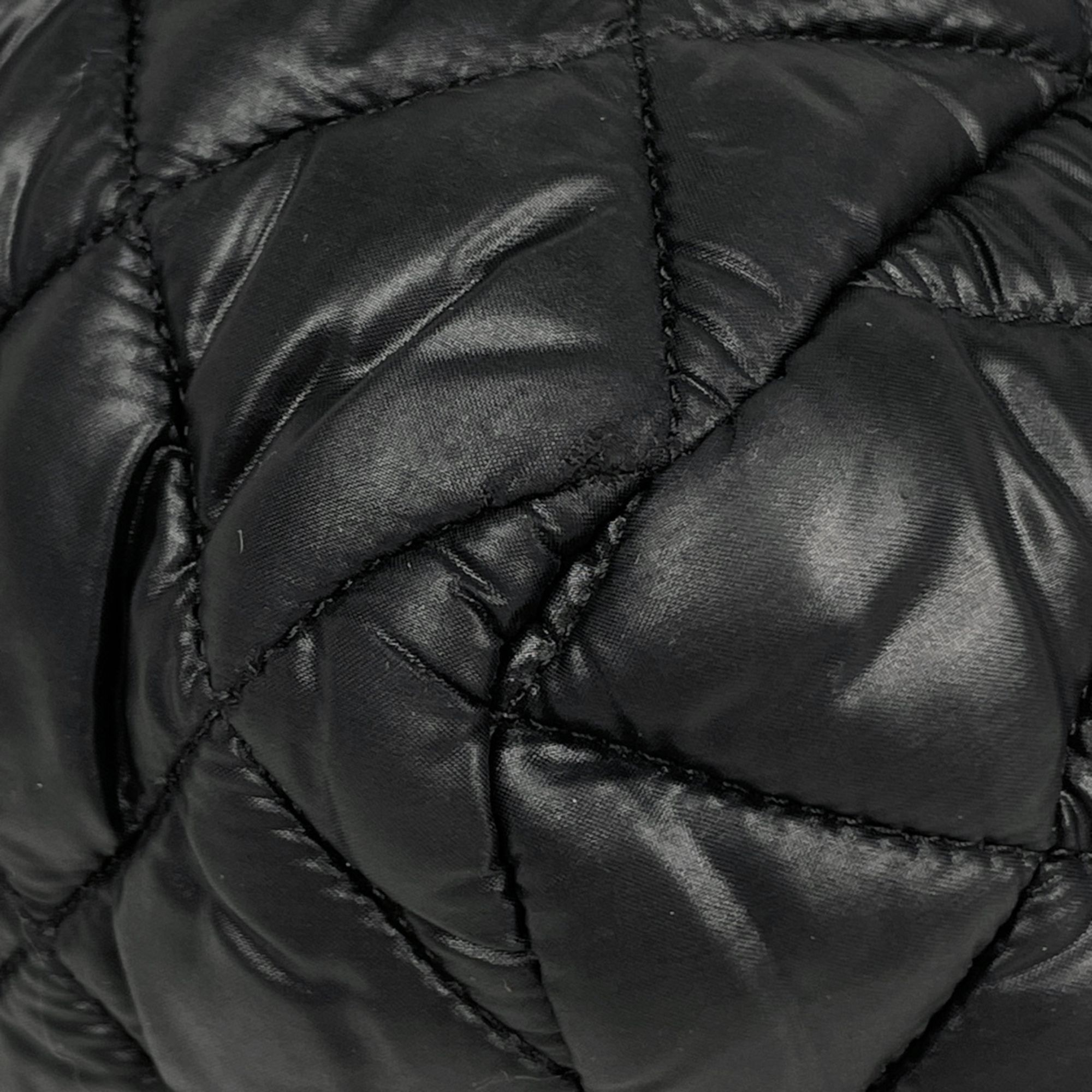 Nylon Leather Handbag (Pre-Owned) - Chanel - Modalova