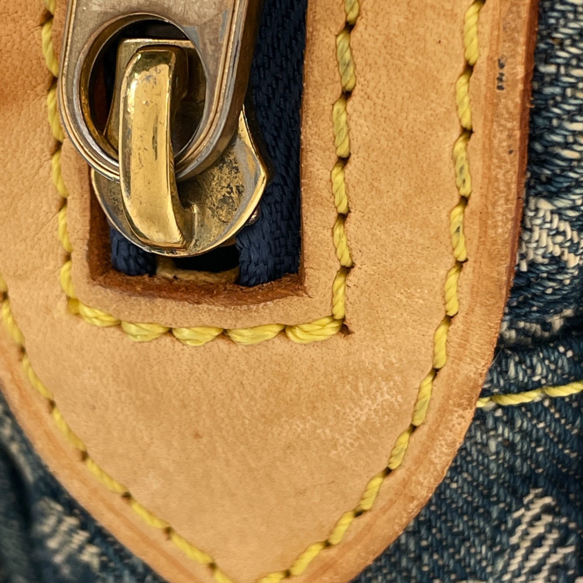 Monogram Denim Sling Bag (Pre-Owned) - Louis Vuitton - Modalova