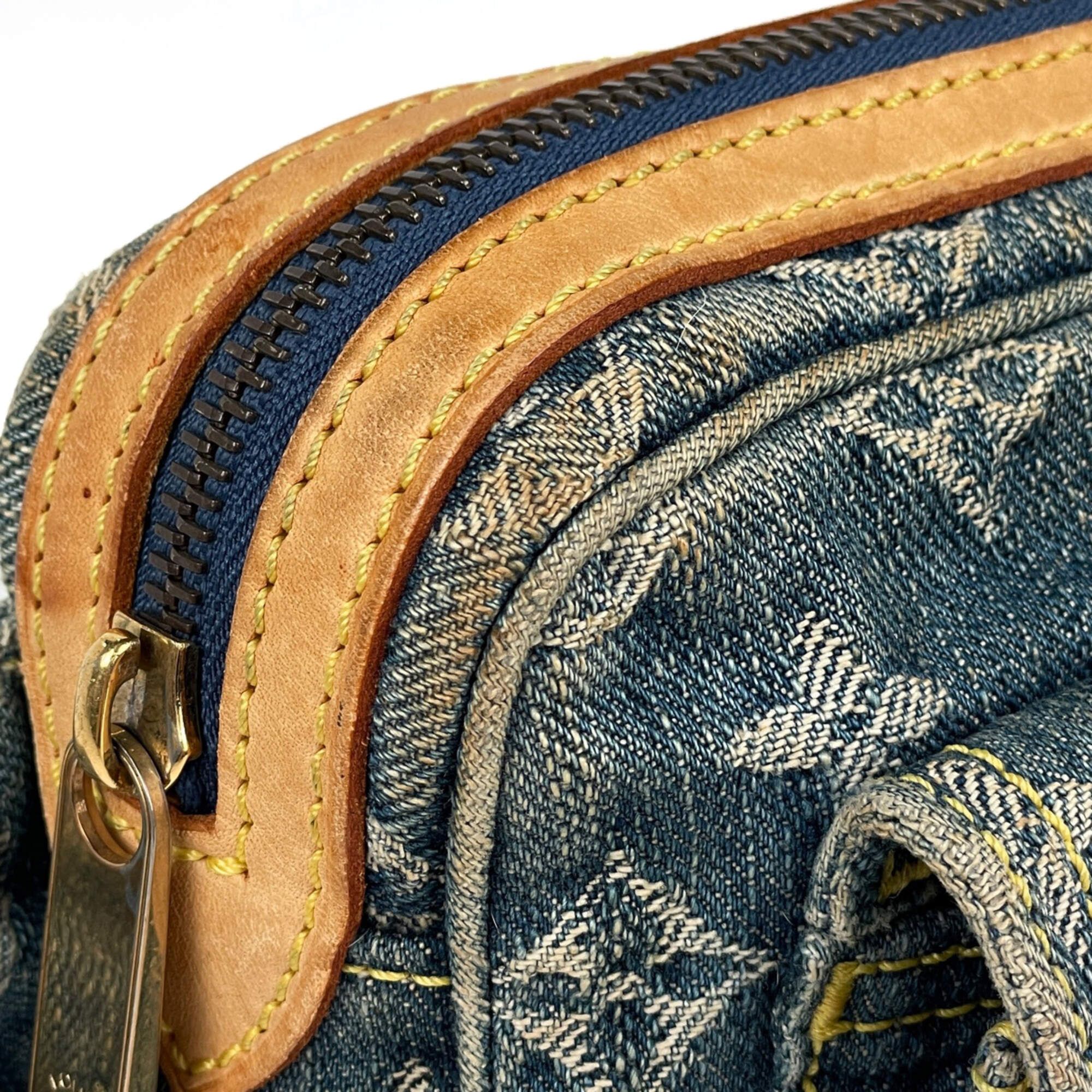 Monogram Denim Sling Bag (Pre-Owned) - Louis Vuitton - Modalova