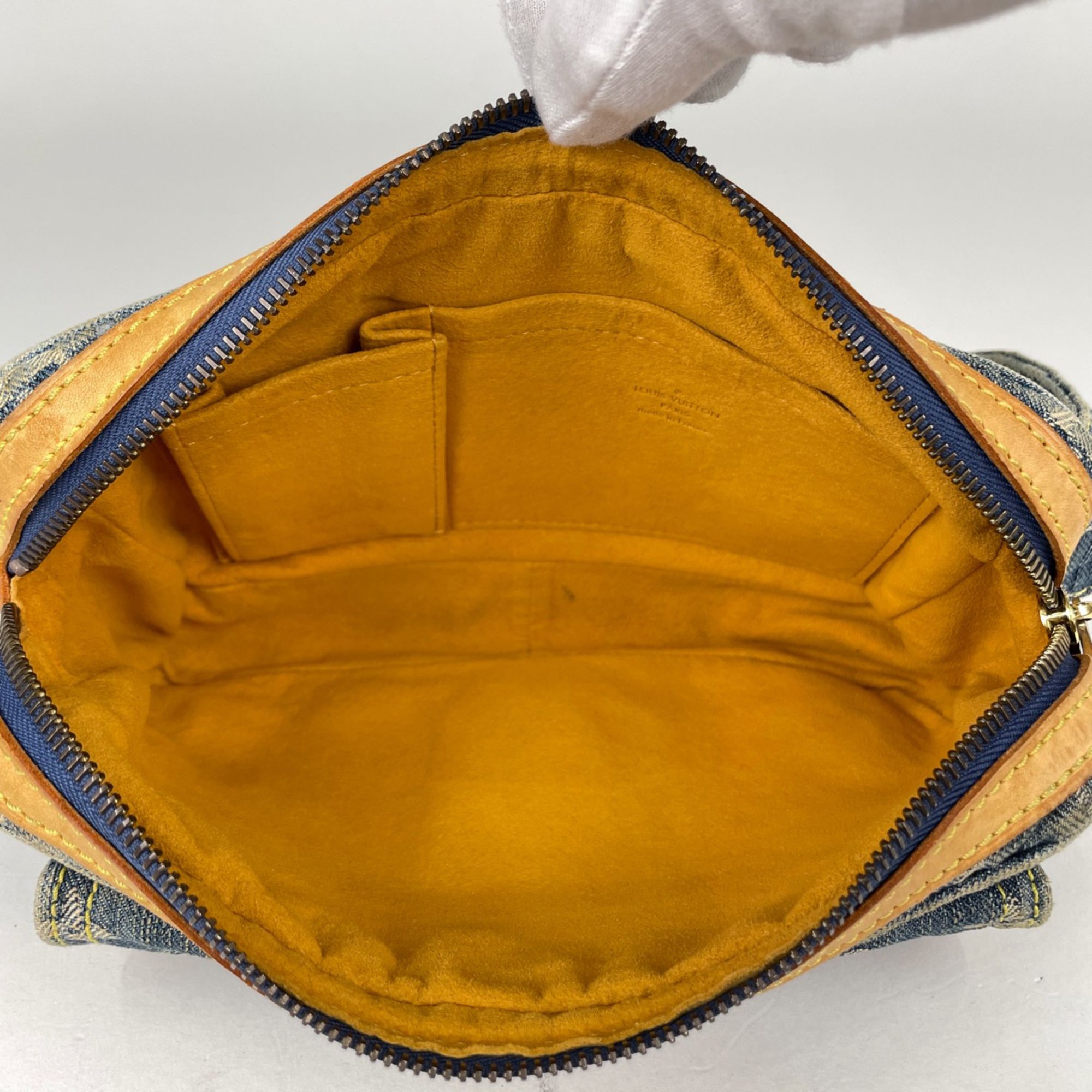 Monogram Denim Sling Bag (Pre-Owned) - Louis Vuitton - Modalova