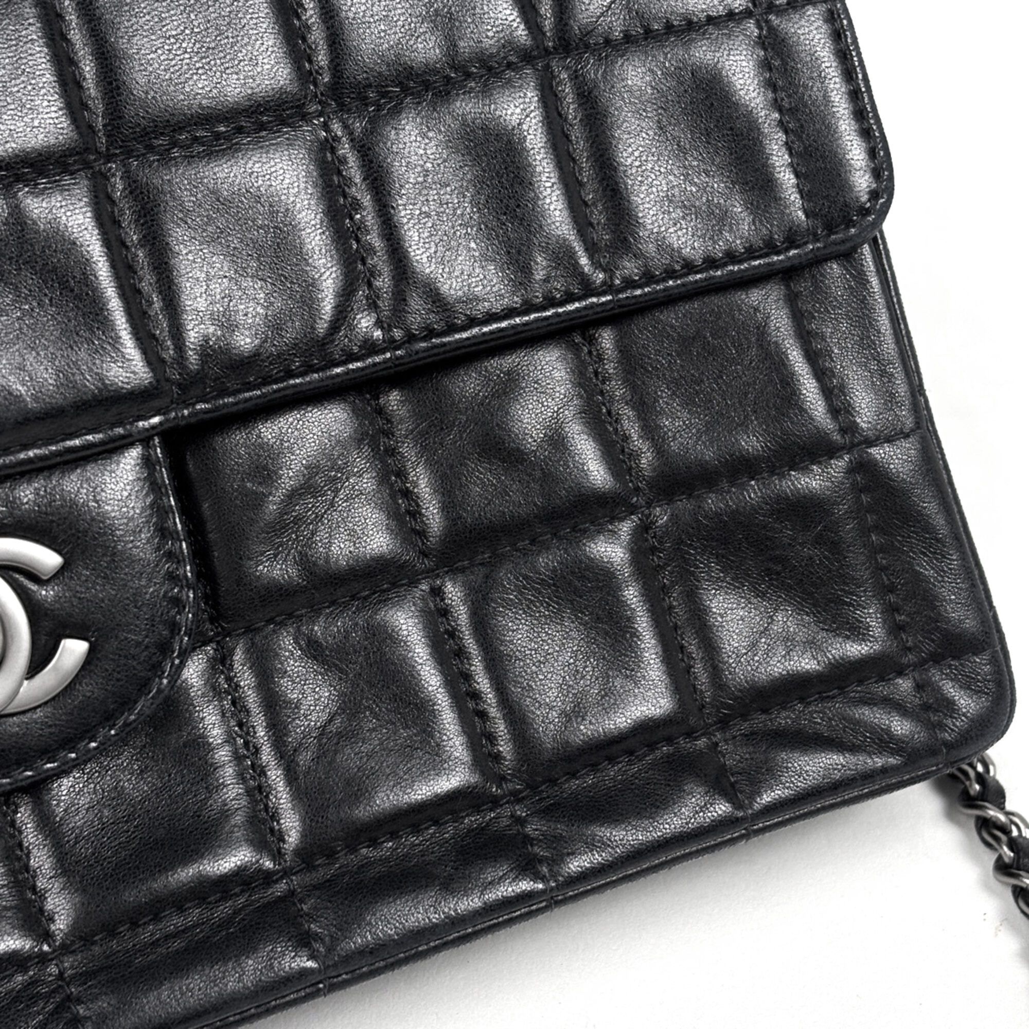 Leather Shoulder Bag (Pre-Owned) - Chanel - Modalova