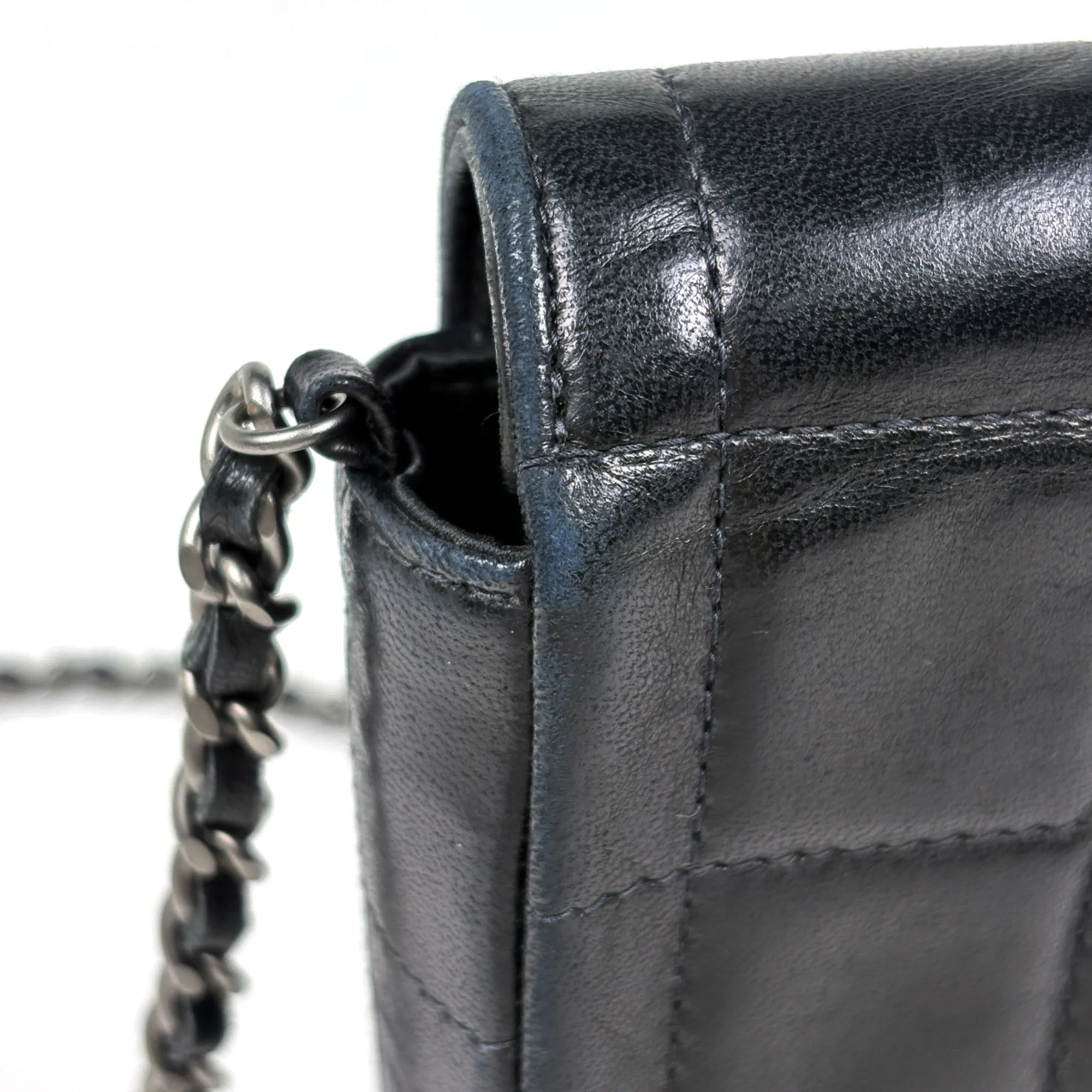 Leather Shoulder Bag (Pre-Owned) - Chanel - Modalova