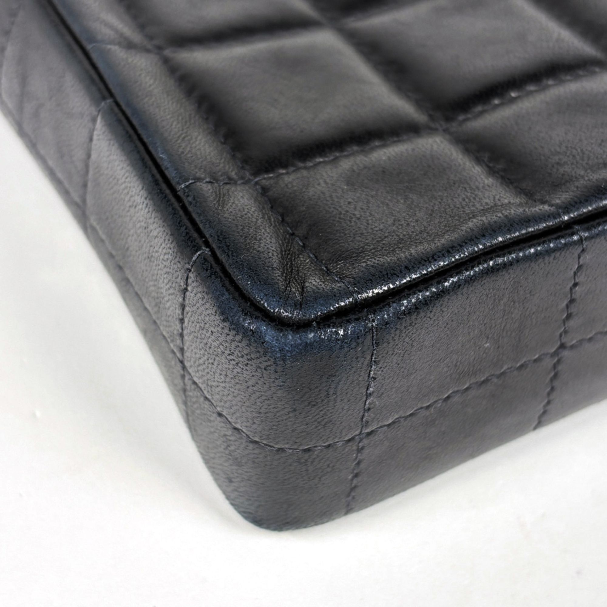 Leather Shoulder Bag (Pre-Owned) - Chanel - Modalova