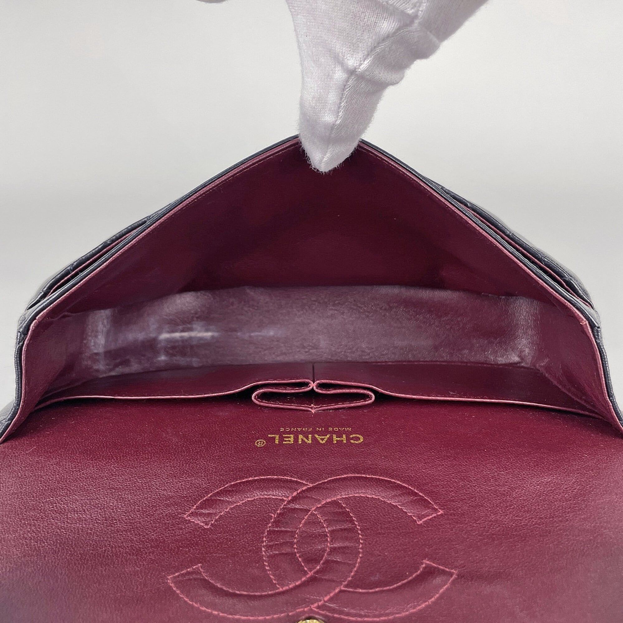 Matelasse Leather Shoulder Bag (Pre-Owned) - Chanel - Modalova