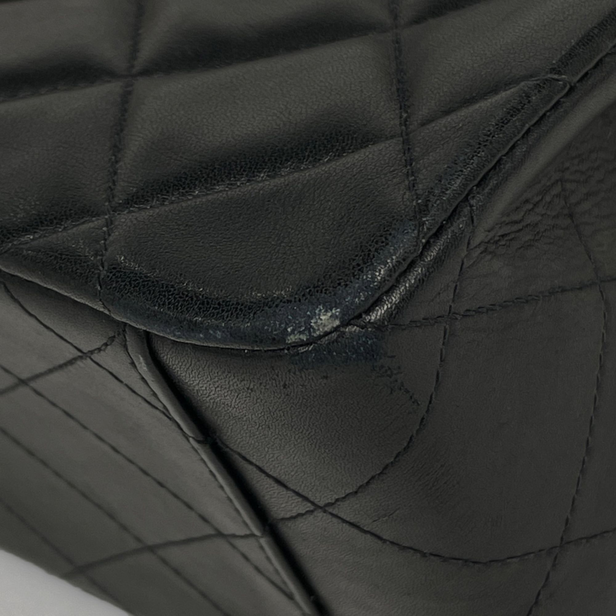 Matelasse Leather Shoulder Bag (Pre-Owned) - Chanel - Modalova
