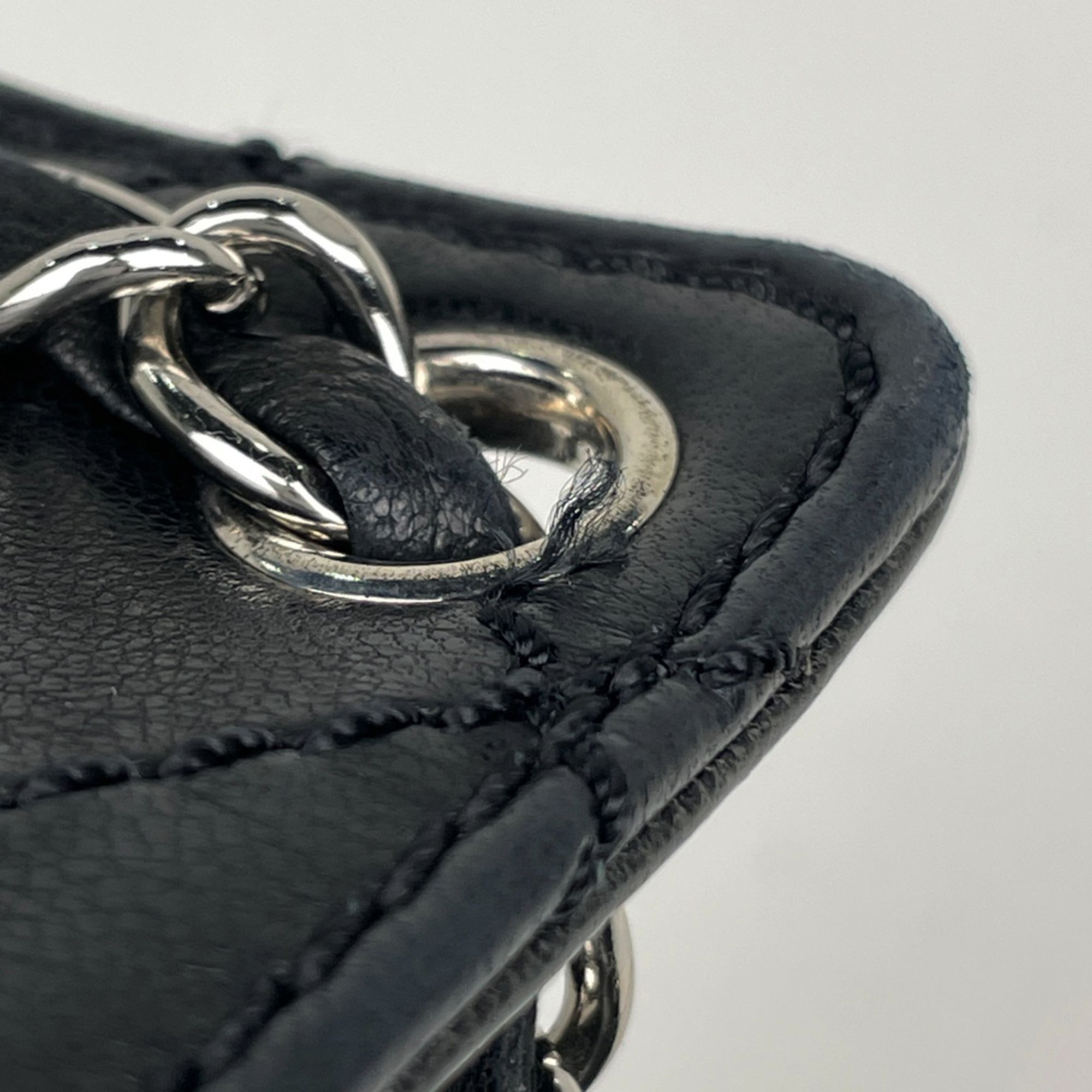 Matelasse Leather Shoulder Bag (Pre-Owned) - Chanel - Modalova