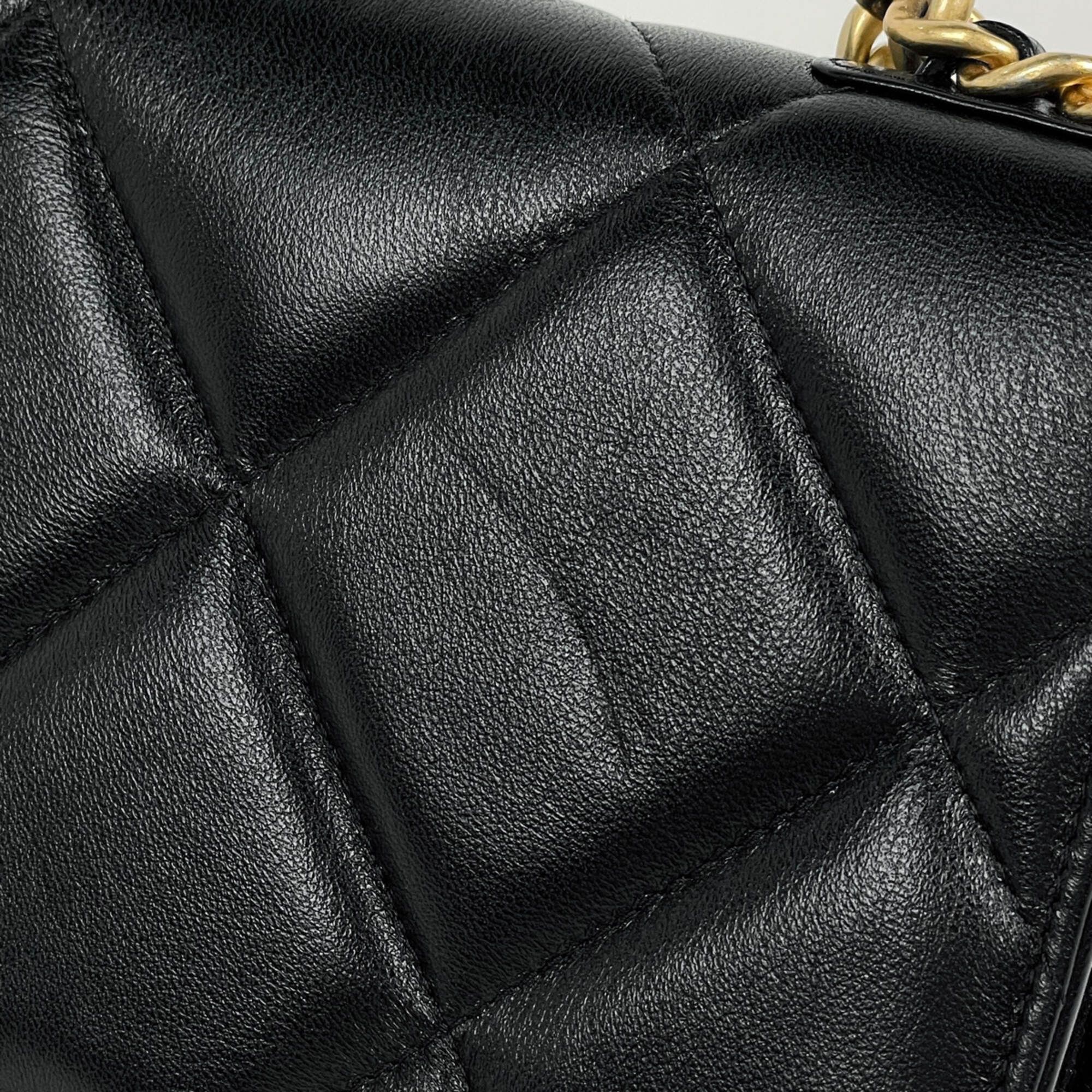 Leather Shoulder Bag (Pre-Owned) - Chanel - Modalova