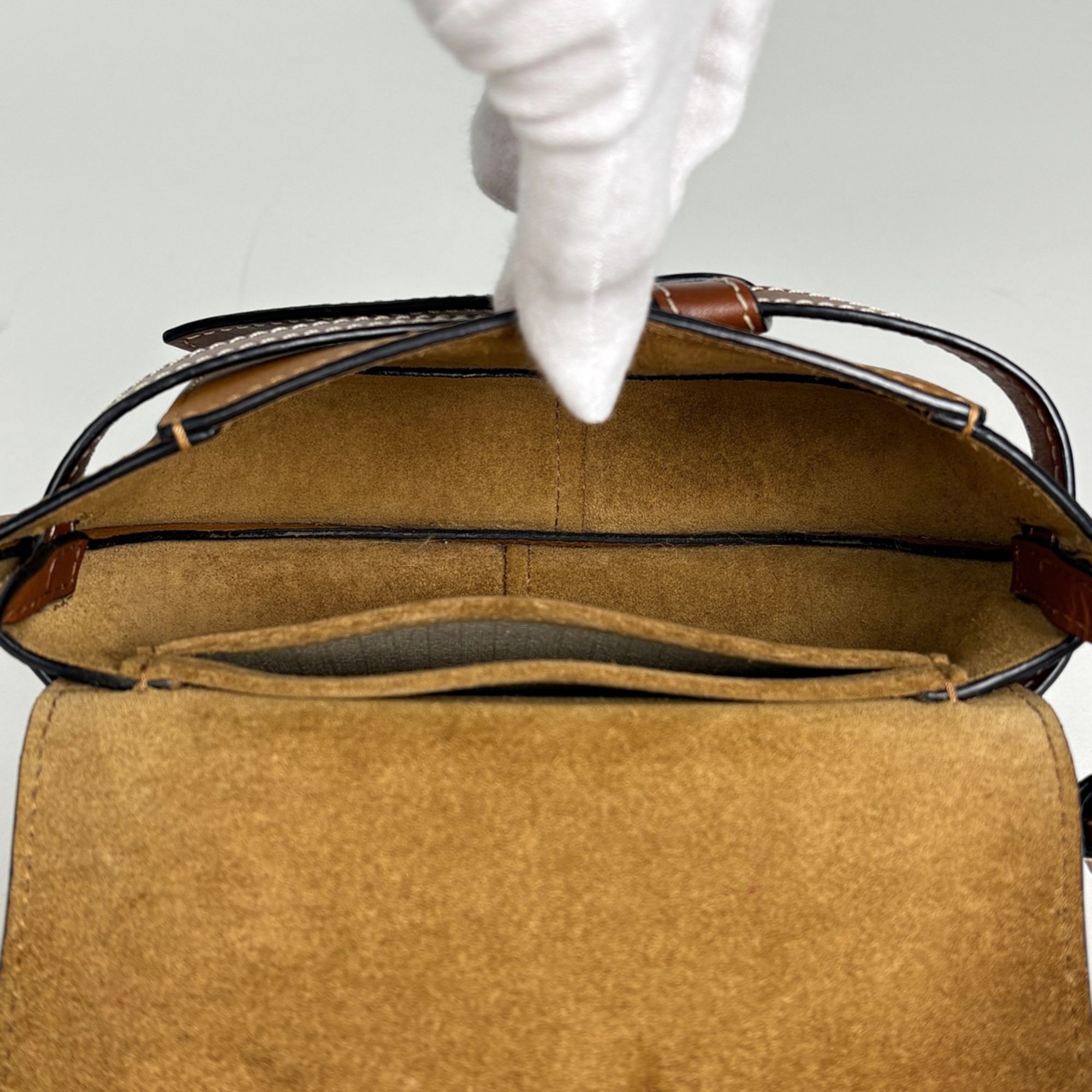 Leather Shoulder Bag (Pre-Owned) - Loewe - Modalova