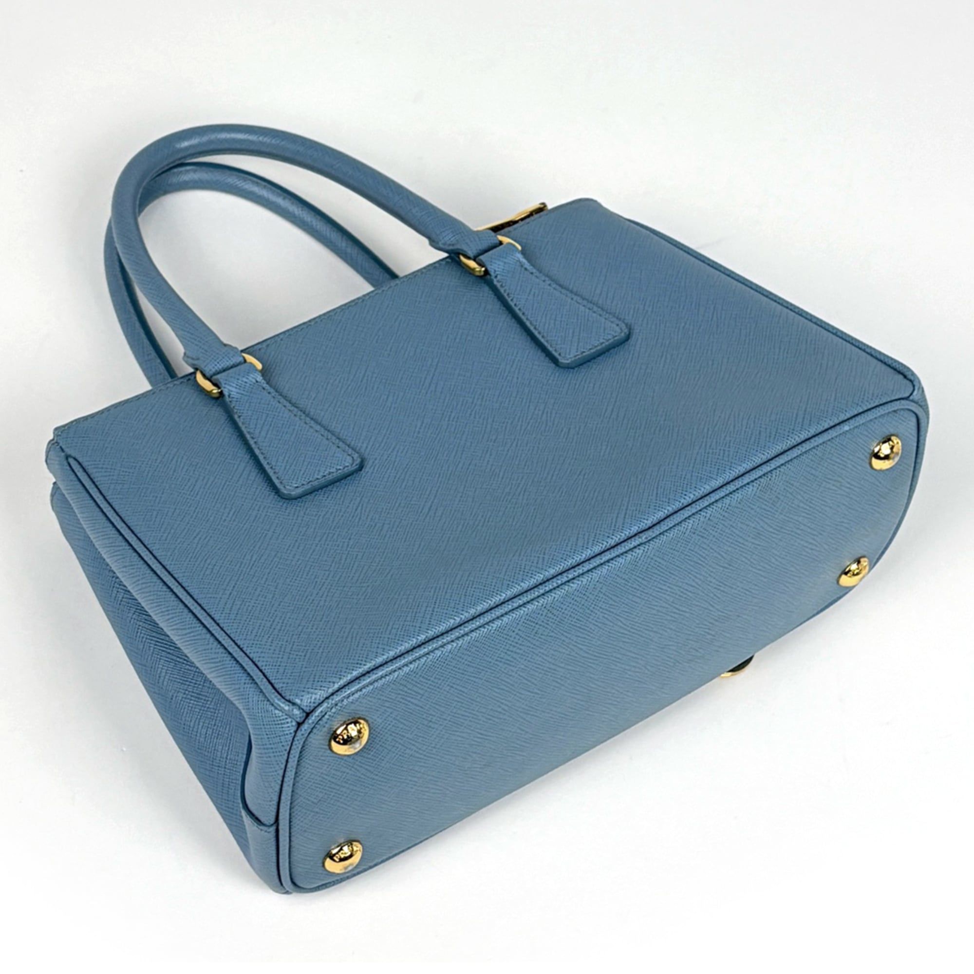 Saffiano Triangle Leather Handbag (Pre-Owned) - Prada - Modalova