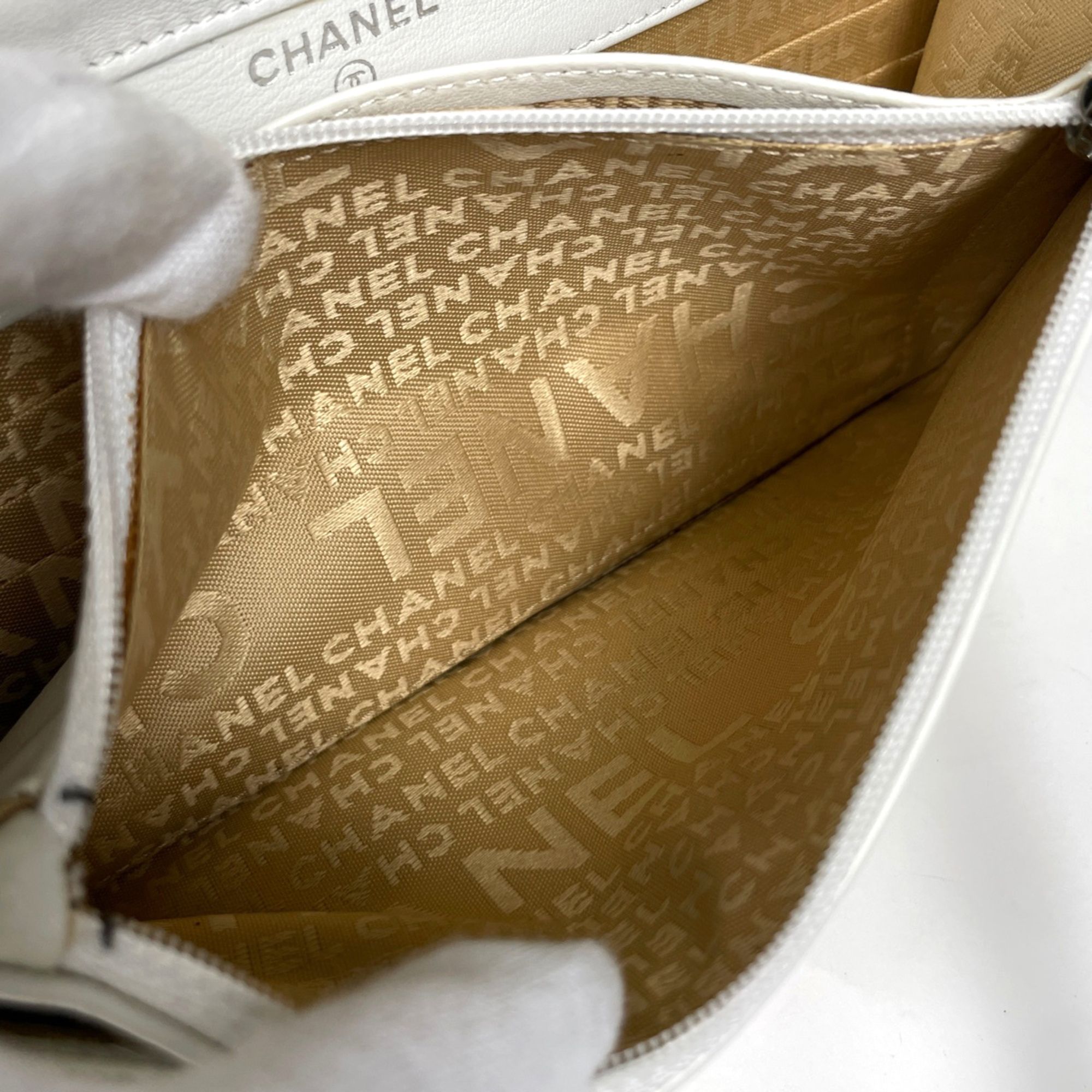 Leather Shoulder Bag (Pre-Owned) - Chanel - Modalova