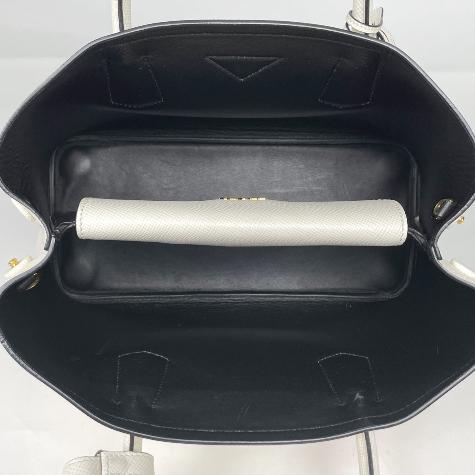 Saffiano Handbag (Pre-Owned) - Prada - Modalova