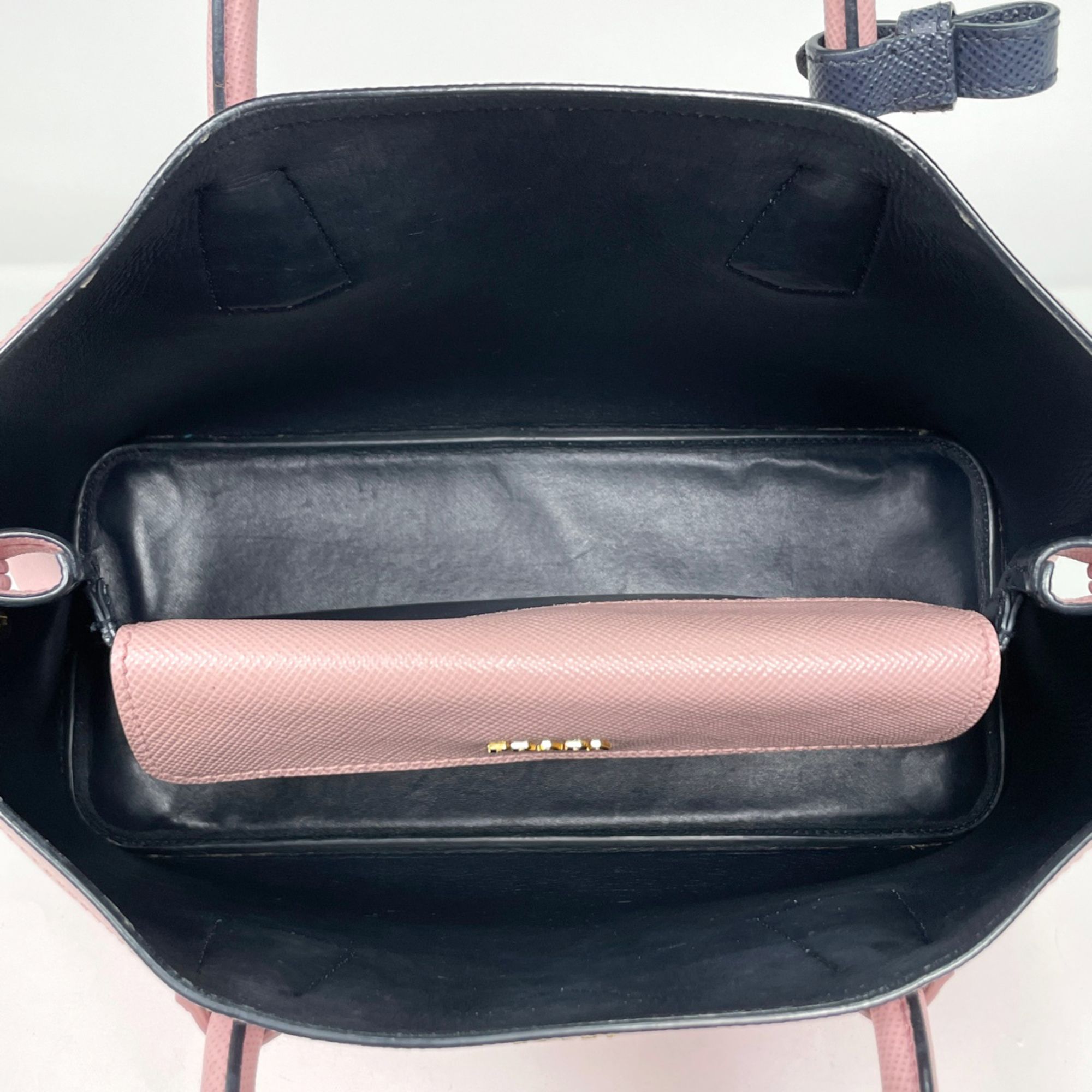 Saffiano Handbag (Pre-Owned) - Prada - Modalova