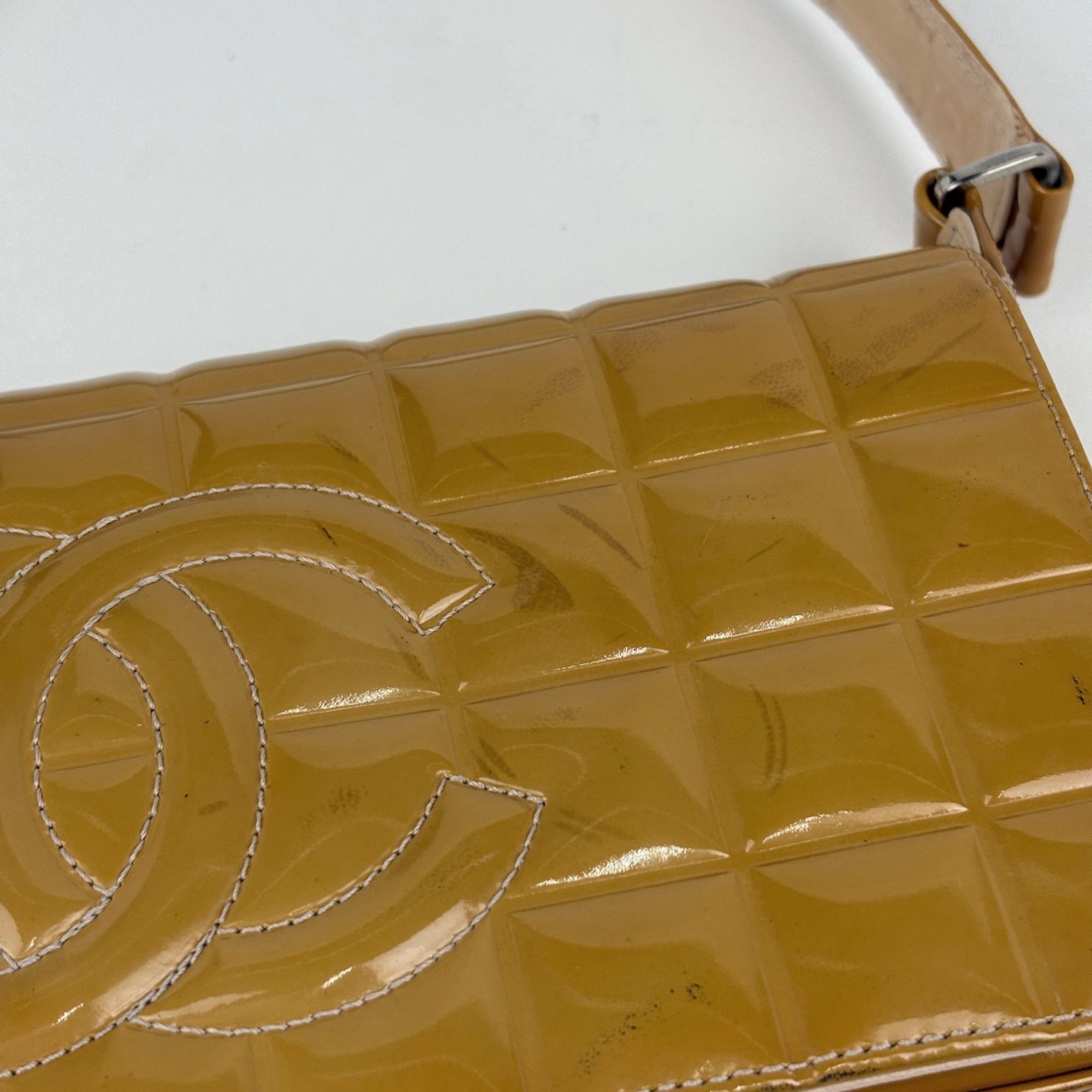 Patent Leather Shoulder Bag (Pre-Owned) - Chanel - Modalova