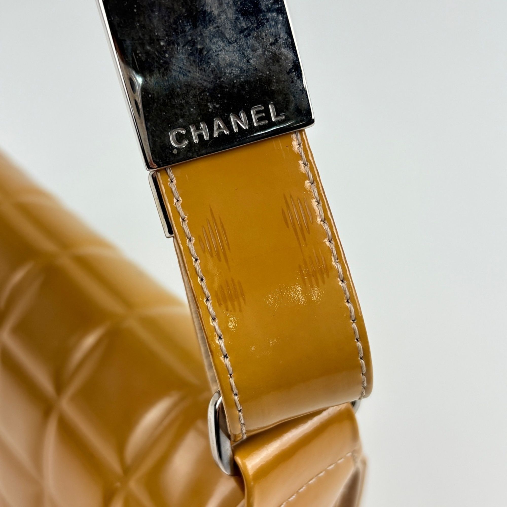 Patent Leather Shoulder Bag (Pre-Owned) - Chanel - Modalova