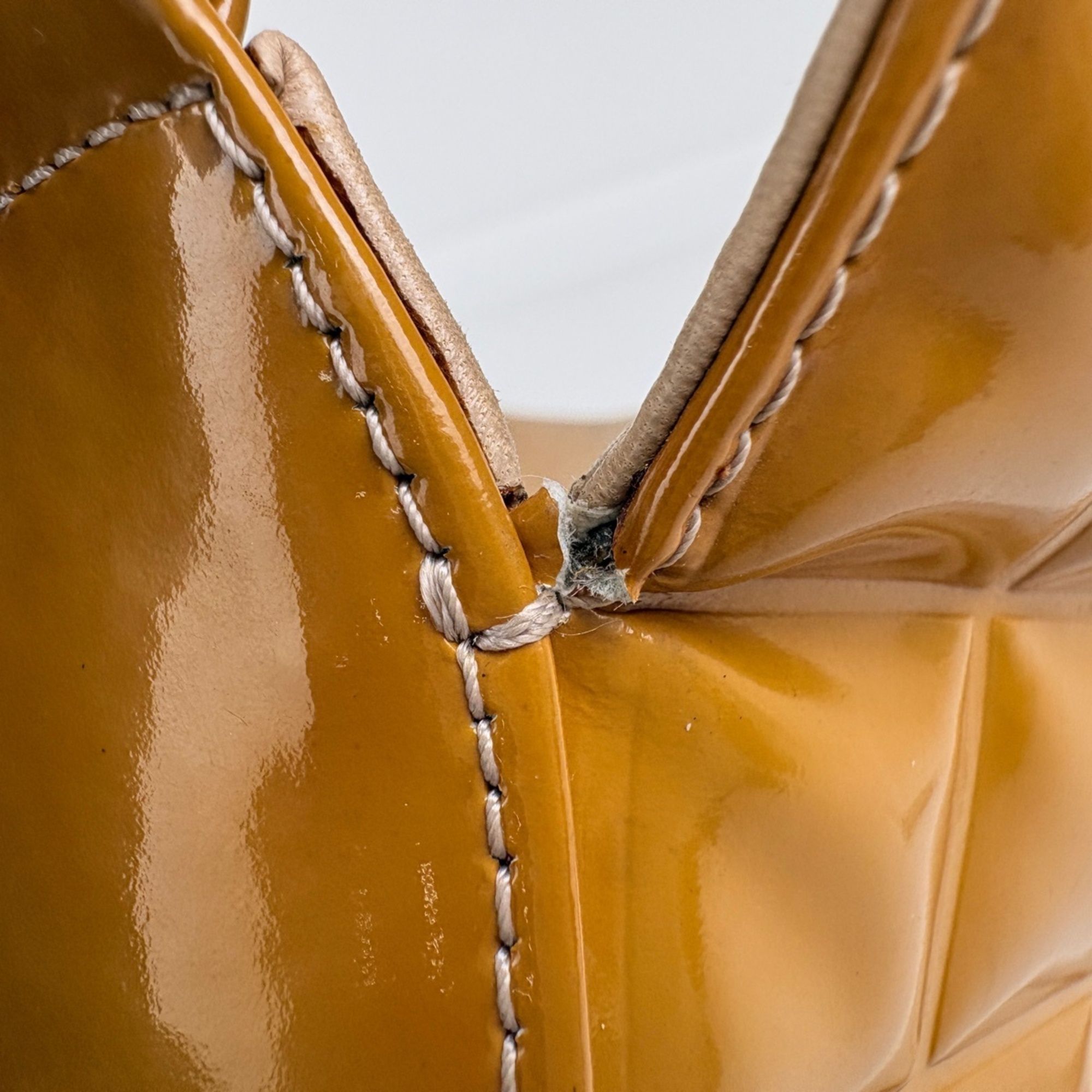 Patent Leather Shoulder Bag (Pre-Owned) - Chanel - Modalova