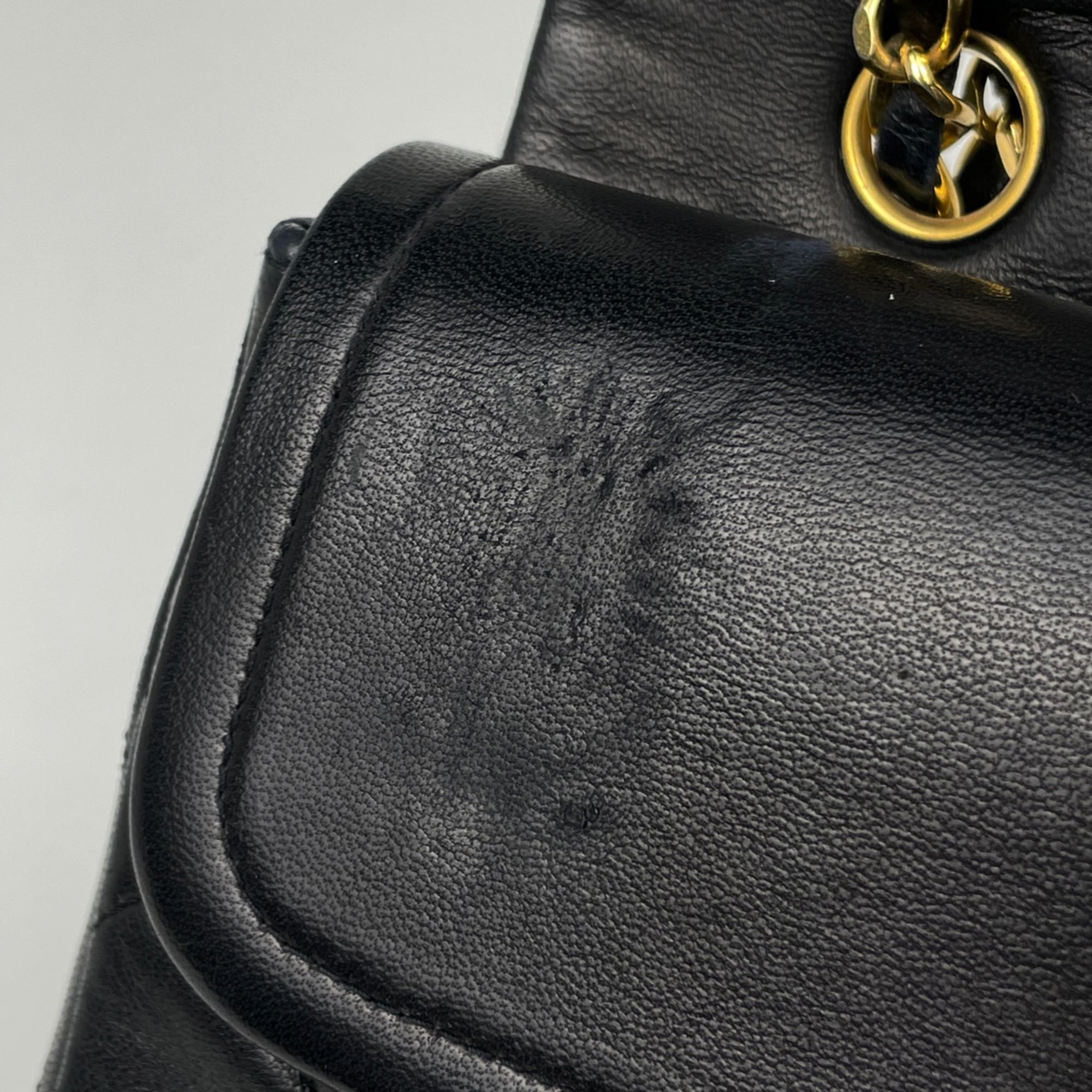 Matelasse Leather Shoulder Bag (Pre-Owned) - Chanel - Modalova