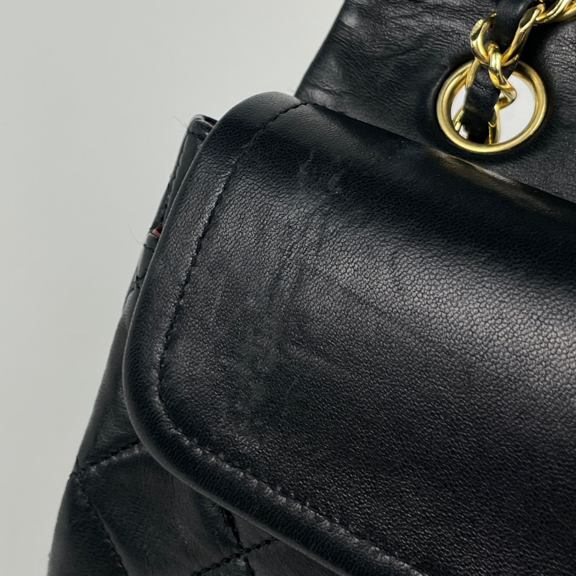 Matelasse Leather Shoulder Bag (Pre-Owned) - Chanel - Modalova