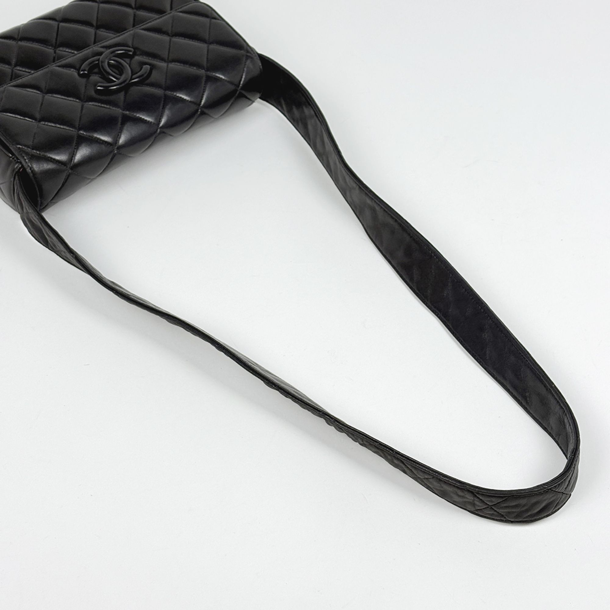 Matelasse Leather Shoulder Bag (Pre-Owned) - Chanel - Modalova