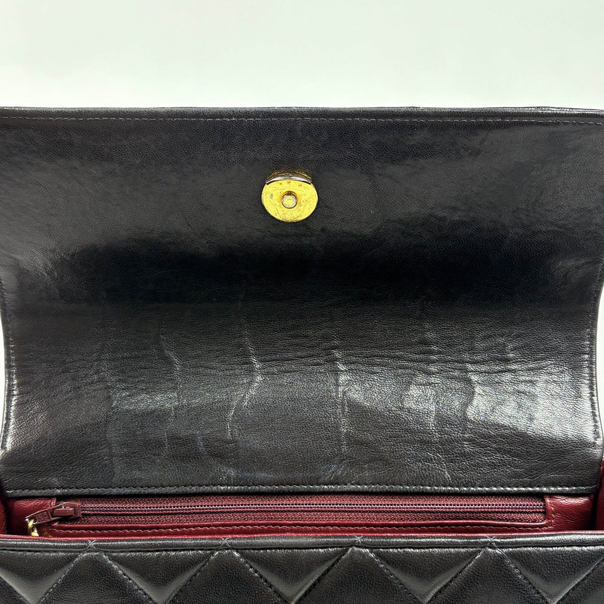 Matelasse Leather Shoulder Bag (Pre-Owned) - Chanel - Modalova