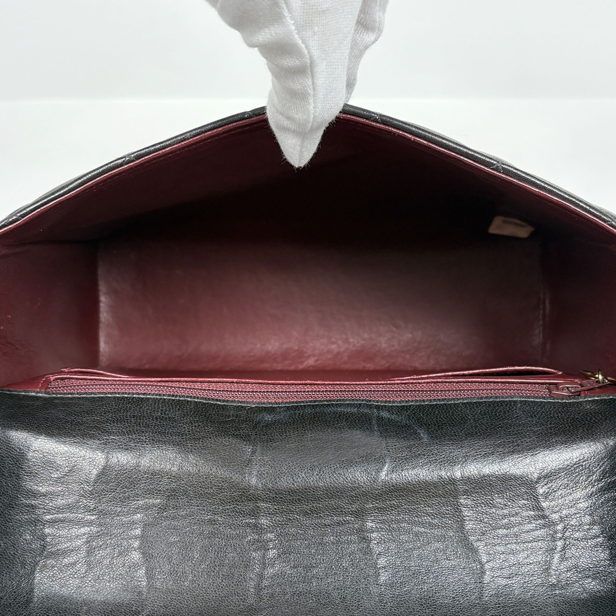 Matelasse Leather Shoulder Bag (Pre-Owned) - Chanel - Modalova