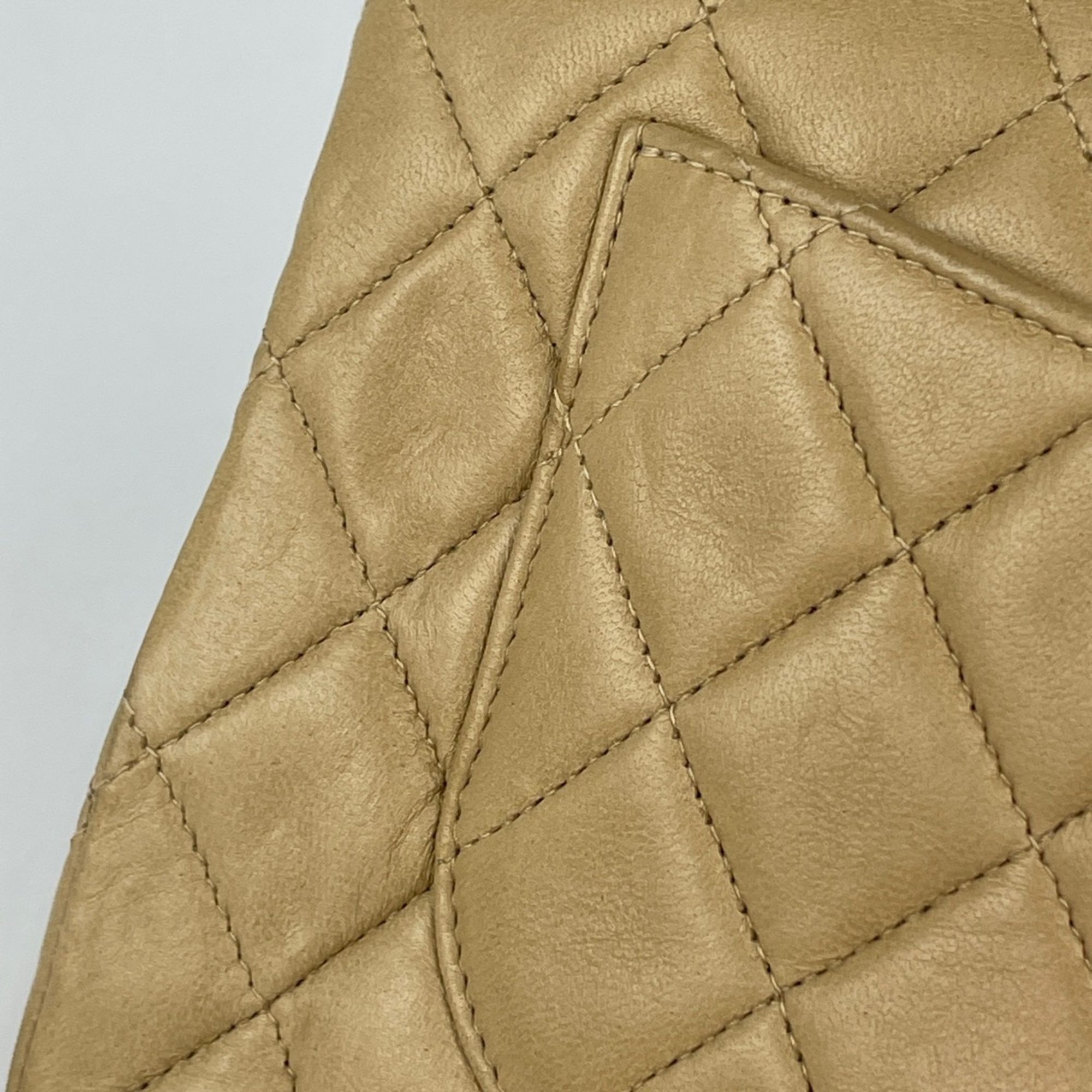Matelasse Leather Shoulder Bag (Pre-Owned) - Chanel - Modalova