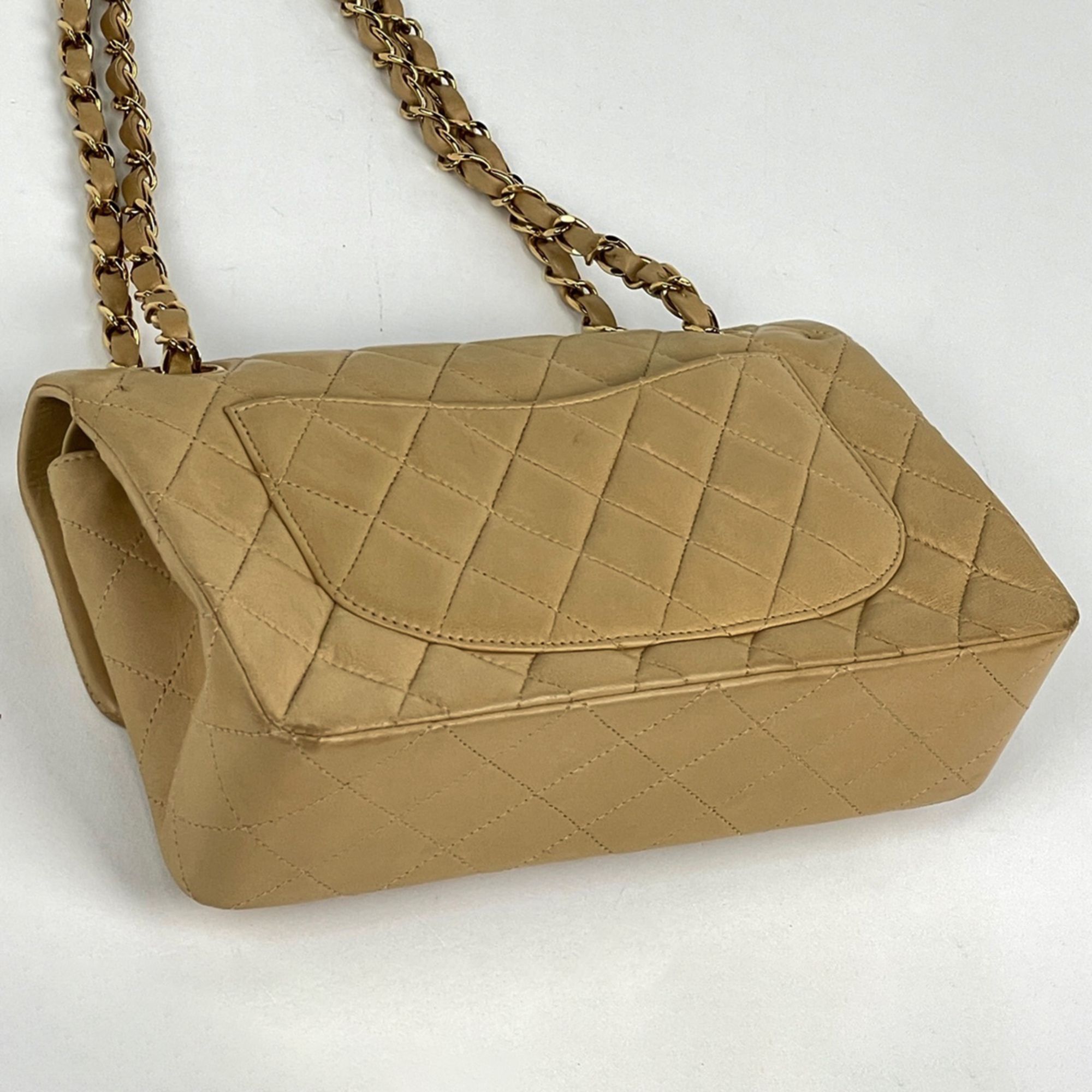 Matelasse Leather Shoulder Bag (Pre-Owned) - Chanel - Modalova