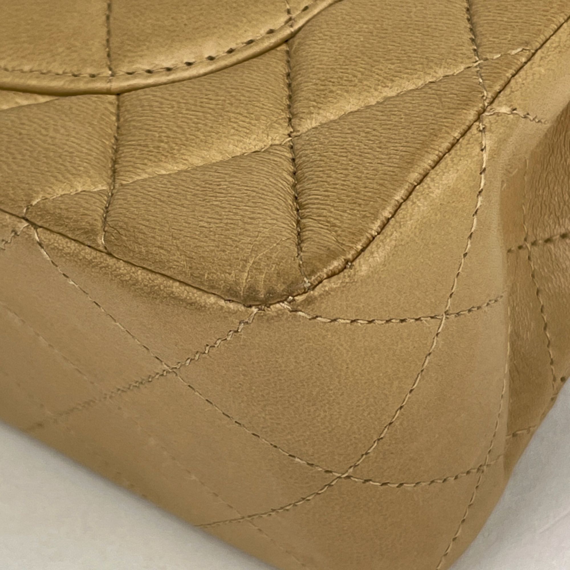 Matelasse Leather Shoulder Bag (Pre-Owned) - Chanel - Modalova