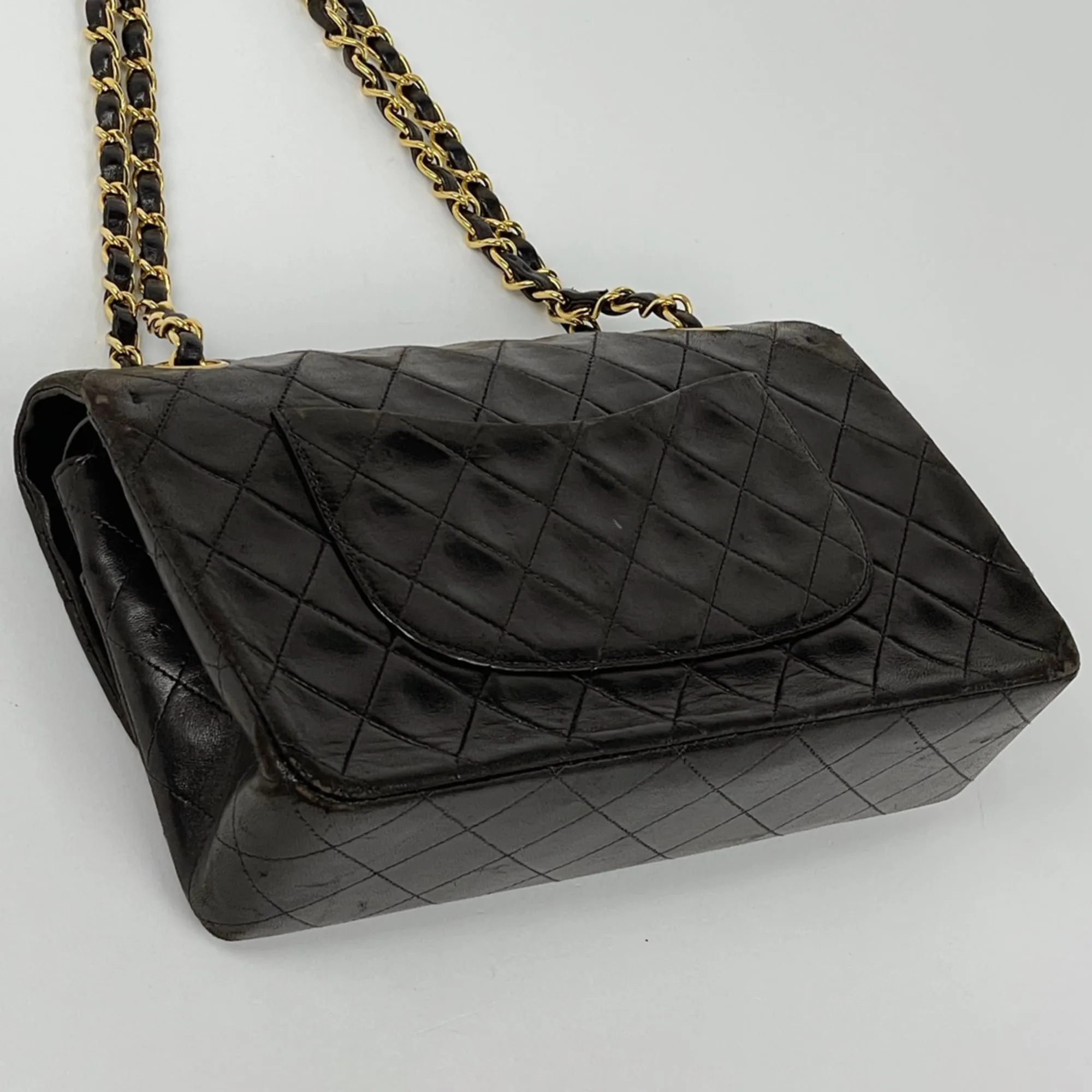 Matelasse Leather Shoulder Bag (Pre-Owned) - Chanel - Modalova