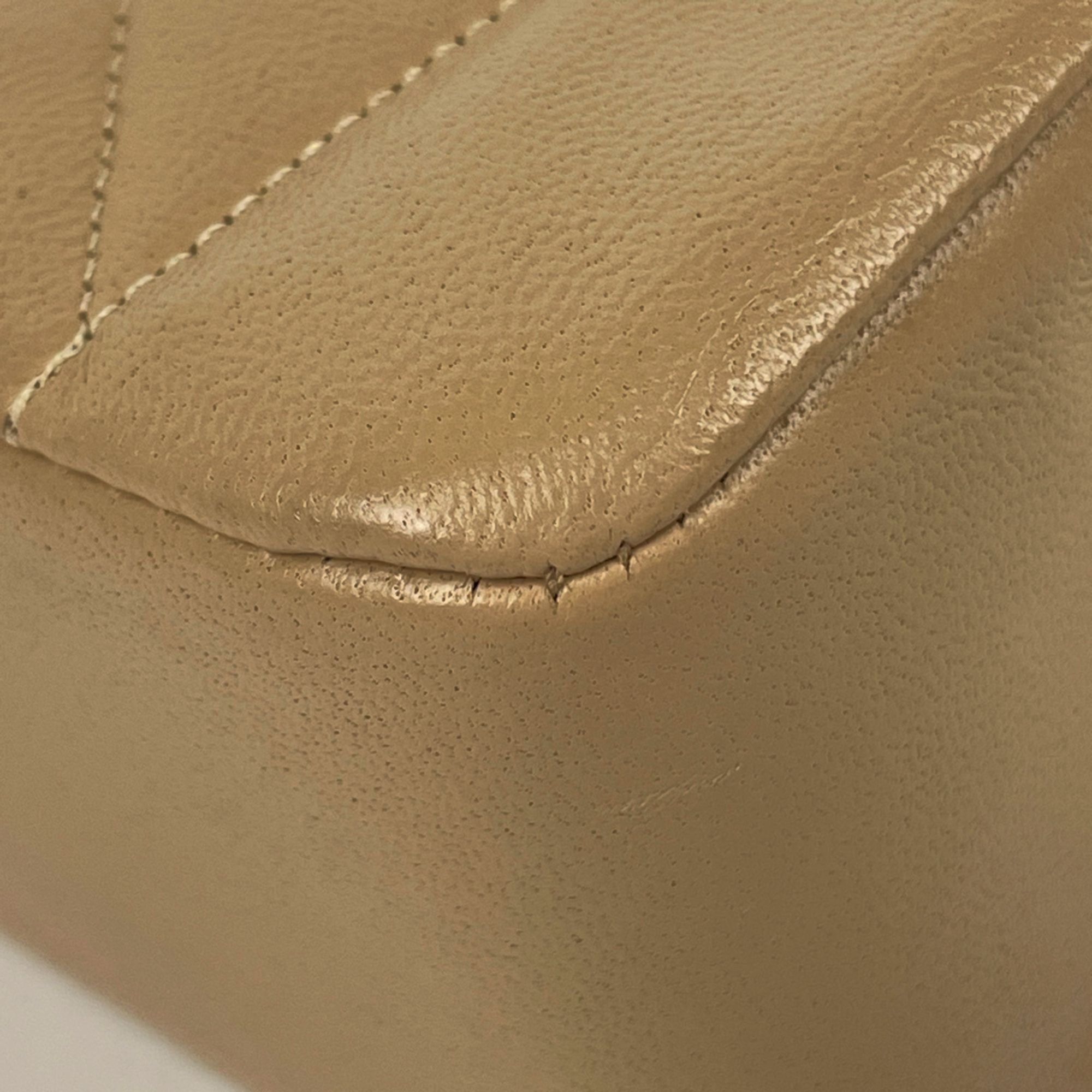 Matelasse Leather Shoulder Bag (Pre-Owned) - Chanel - Modalova