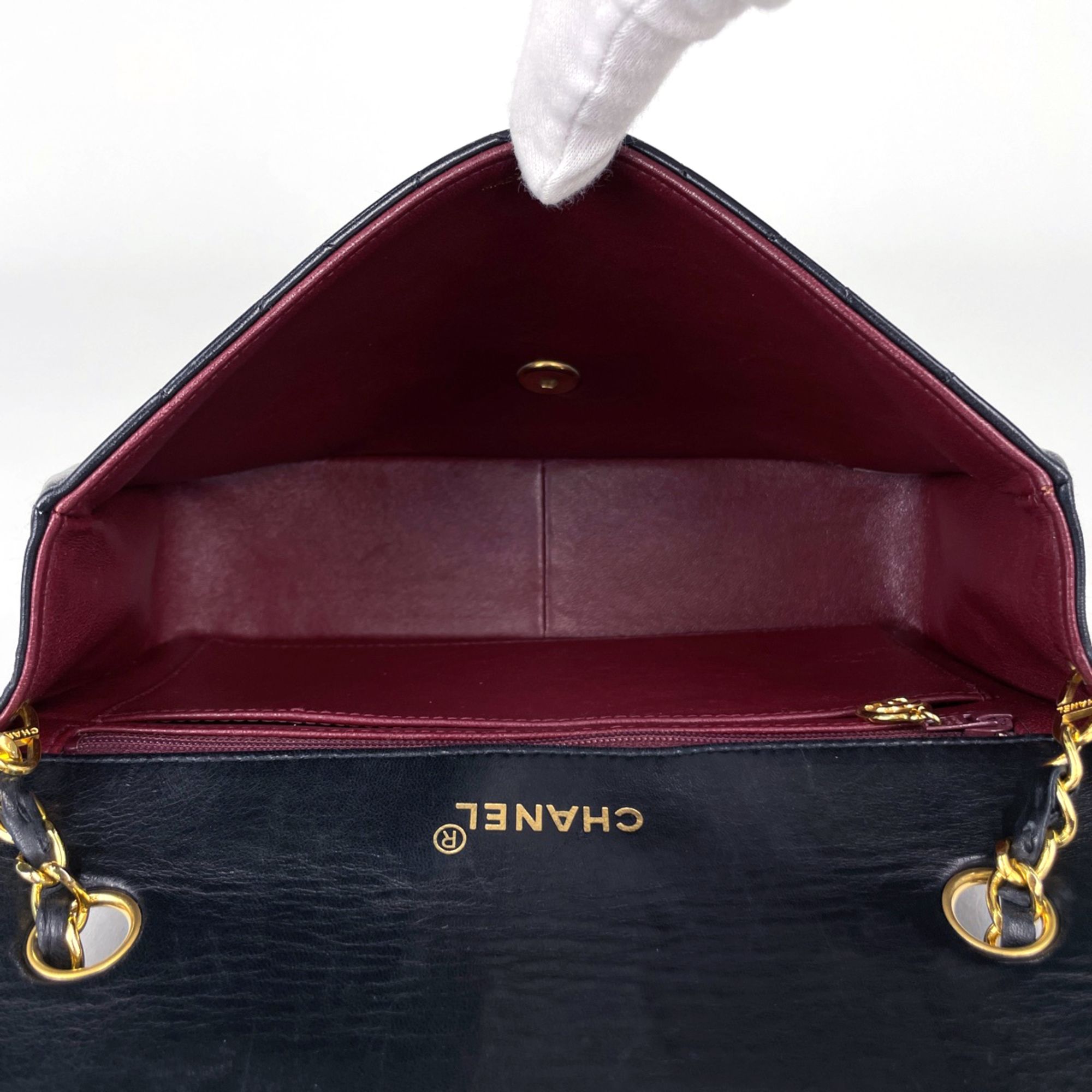 Leather Shoulder Bag (Pre-Owned) - Chanel - Modalova
