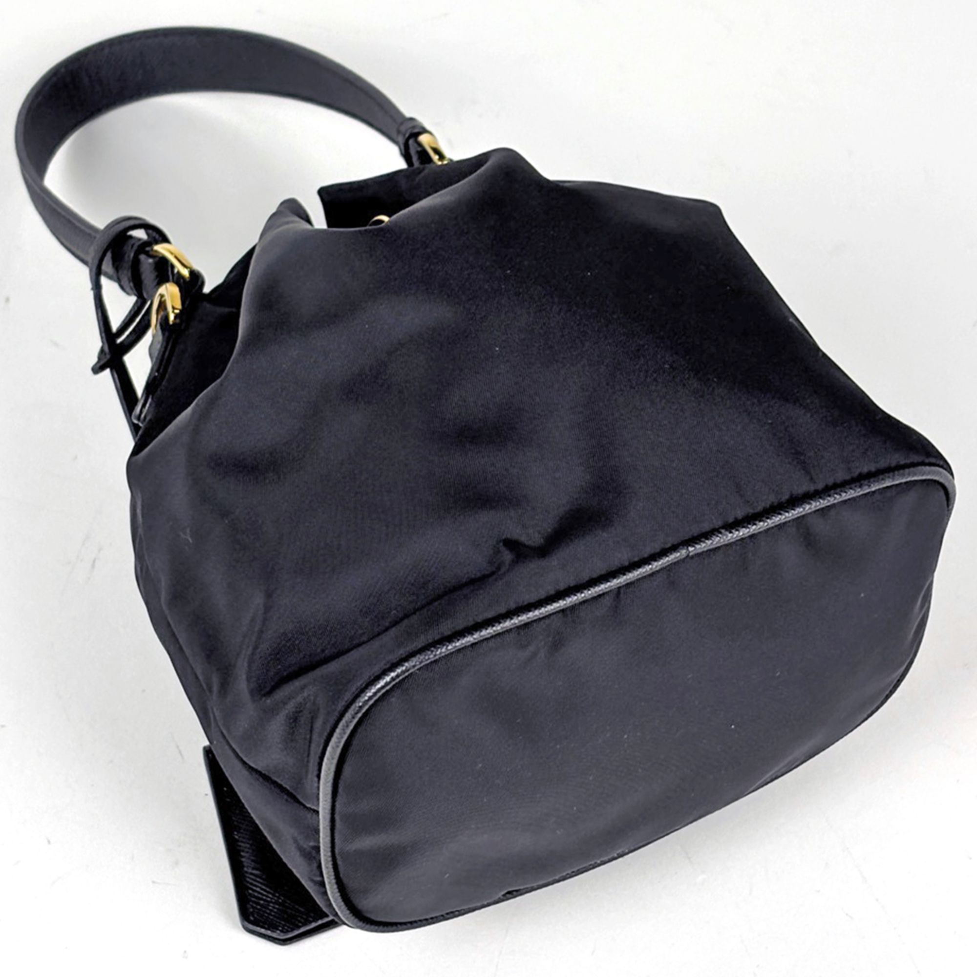 Nylon Leather Handbag (Pre-Owned) - Prada - Modalova