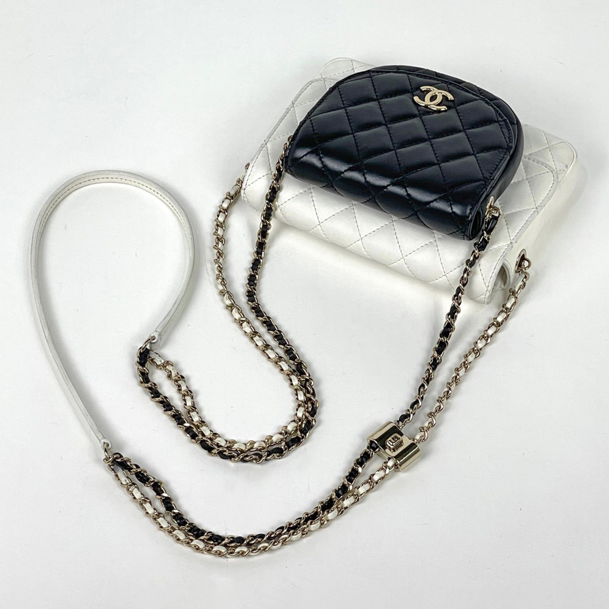 Leather Shoulder Bag (Pre-Owned) - Chanel - Modalova