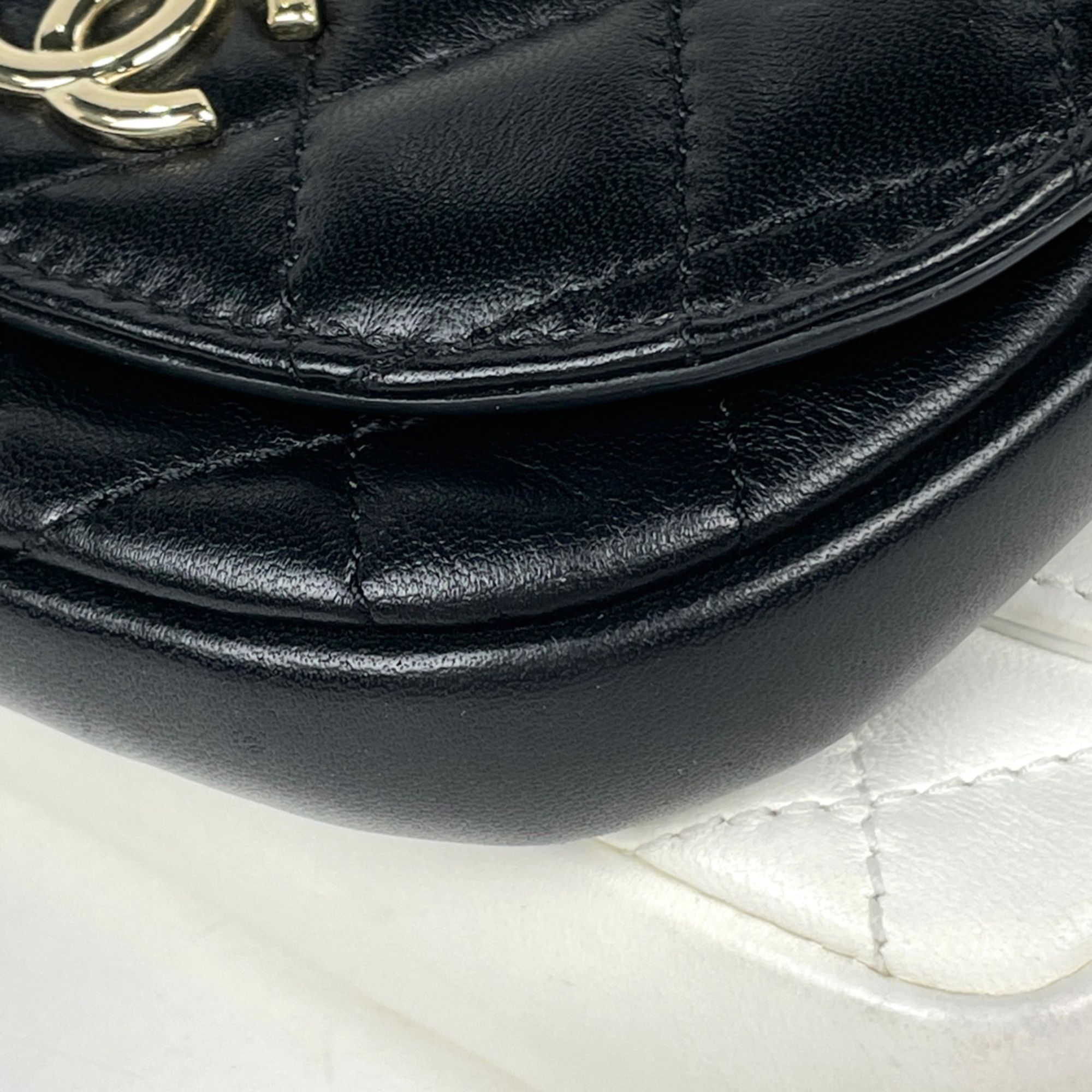 Leather Shoulder Bag (Pre-Owned) - Chanel - Modalova