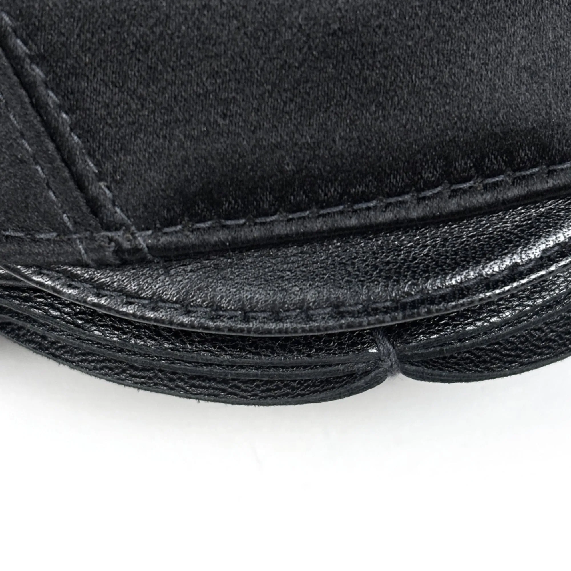 Leather Satin Handbag (Pre-Owned) - Chanel - Modalova