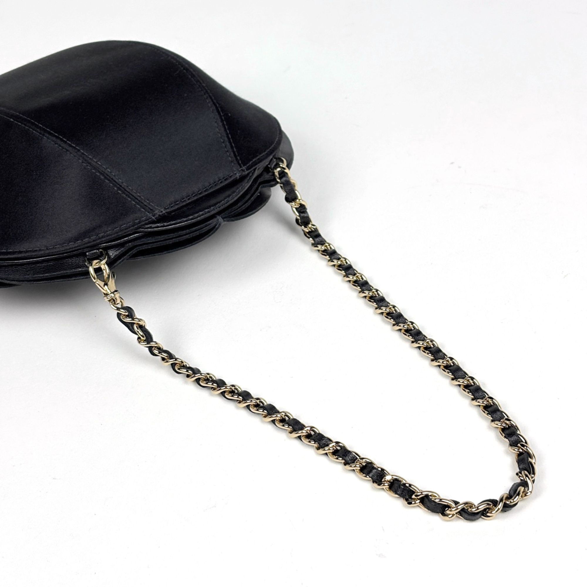 Leather Satin Handbag (Pre-Owned) - Chanel - Modalova