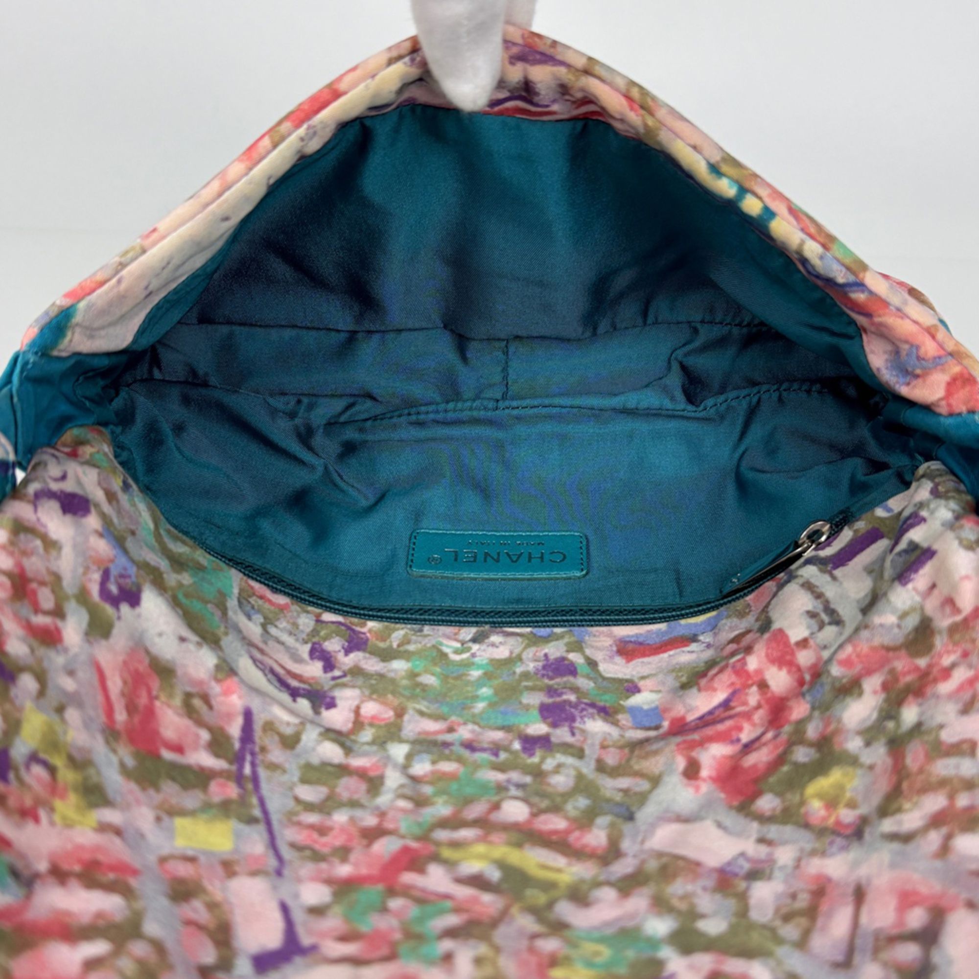 Canvas Plastic Shoulder Bag (Pre-Owned) - Chanel - Modalova