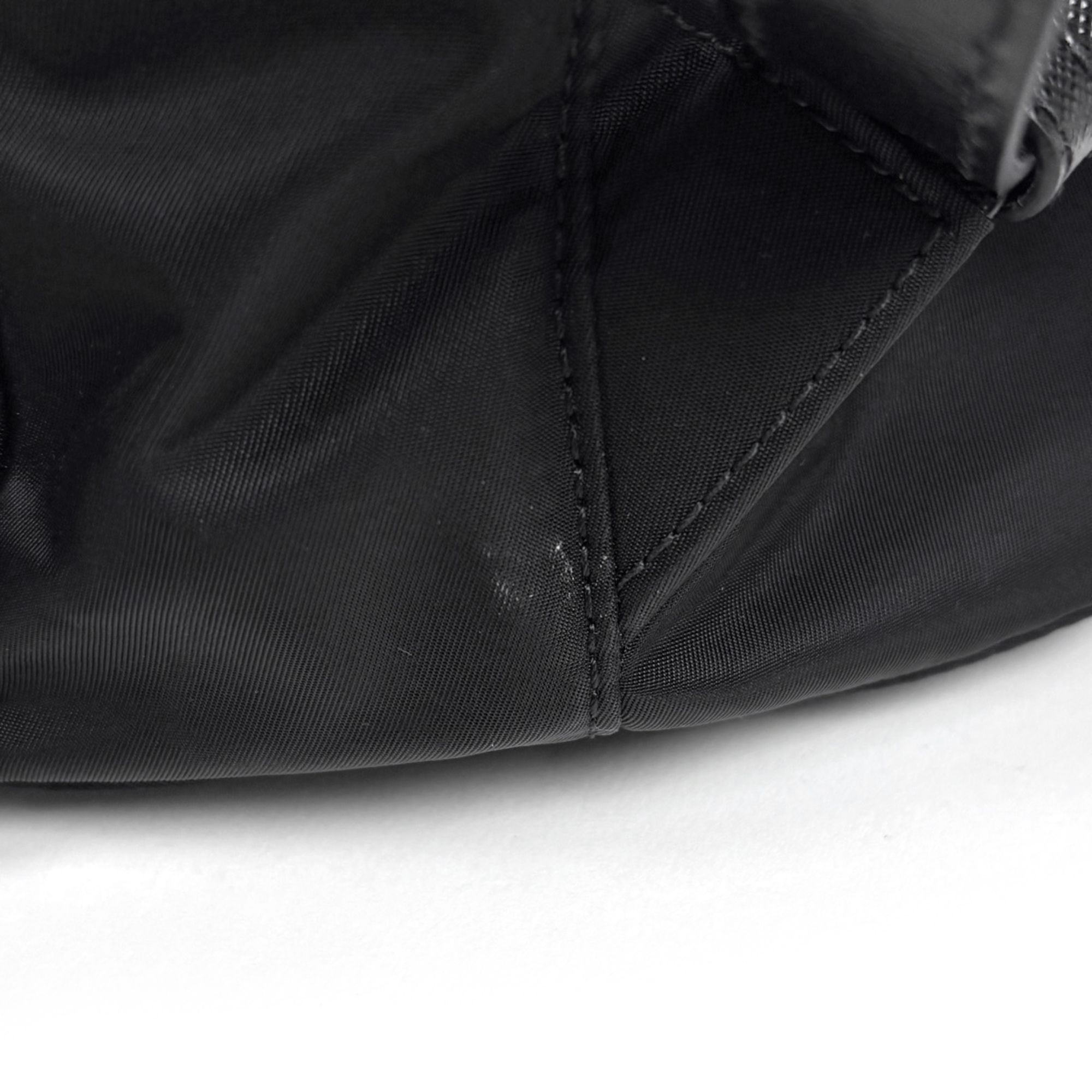 Nylon Saffiano Triangle Leather Backpack (Pre-Owned) - Prada - Modalova