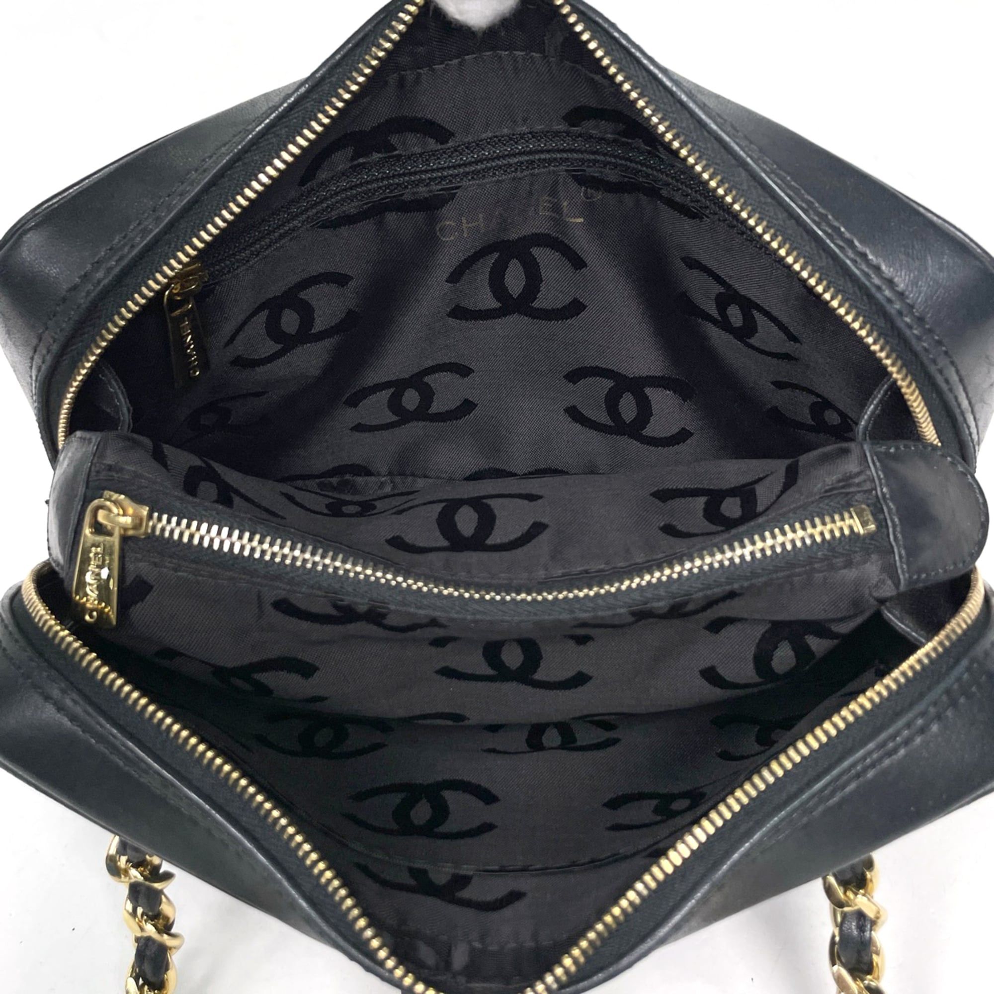 Leather Shoulder Bag (Pre-Owned) - Chanel - Modalova