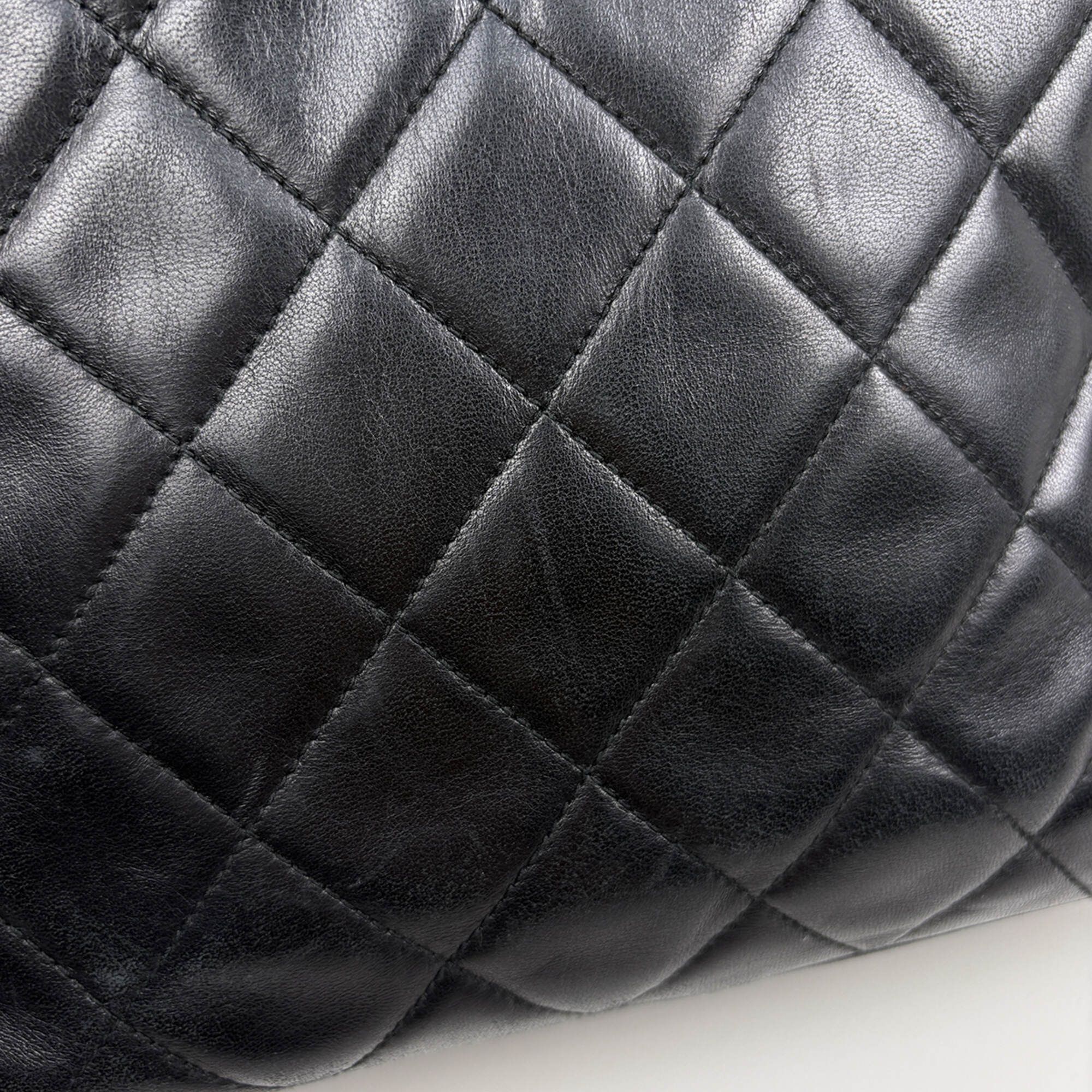 Leather Shoulder Bag (Pre-Owned) - Chanel - Modalova